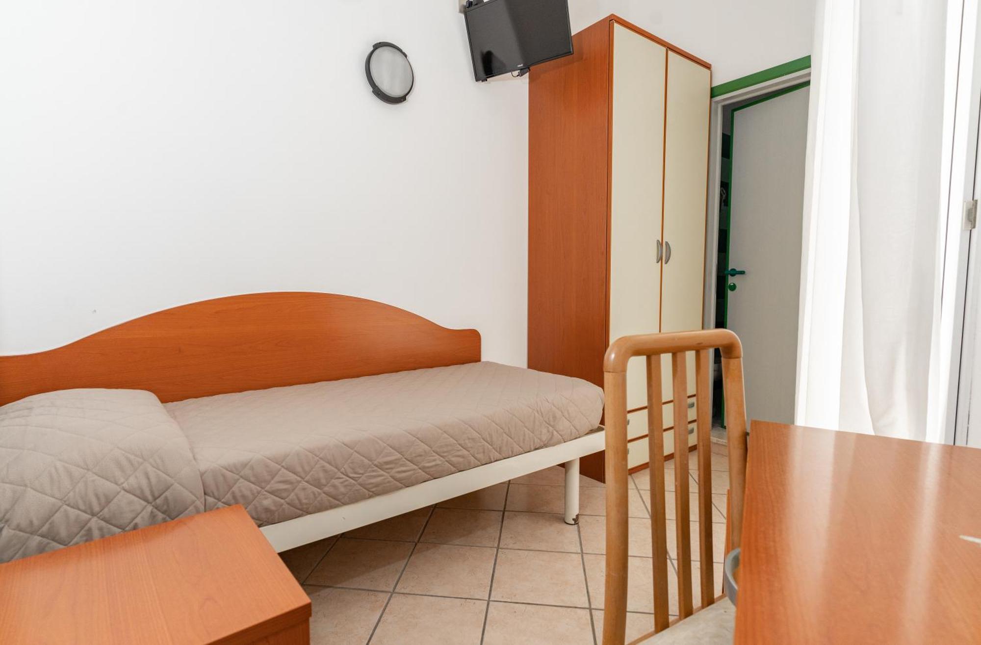 Single Room,1586842665:JPEG