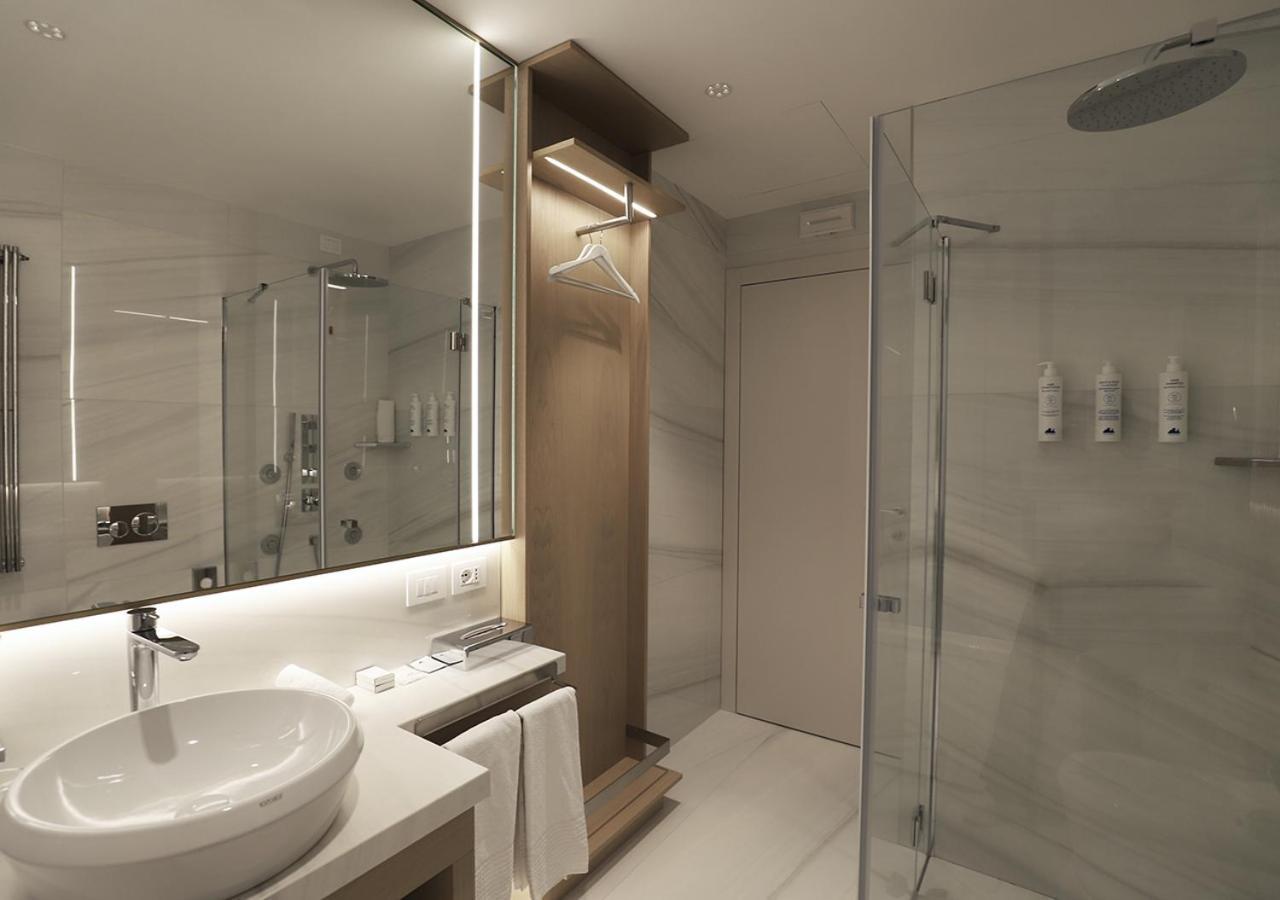 Apartament typu Wellness Junior Suite z widokiem na jezioro
