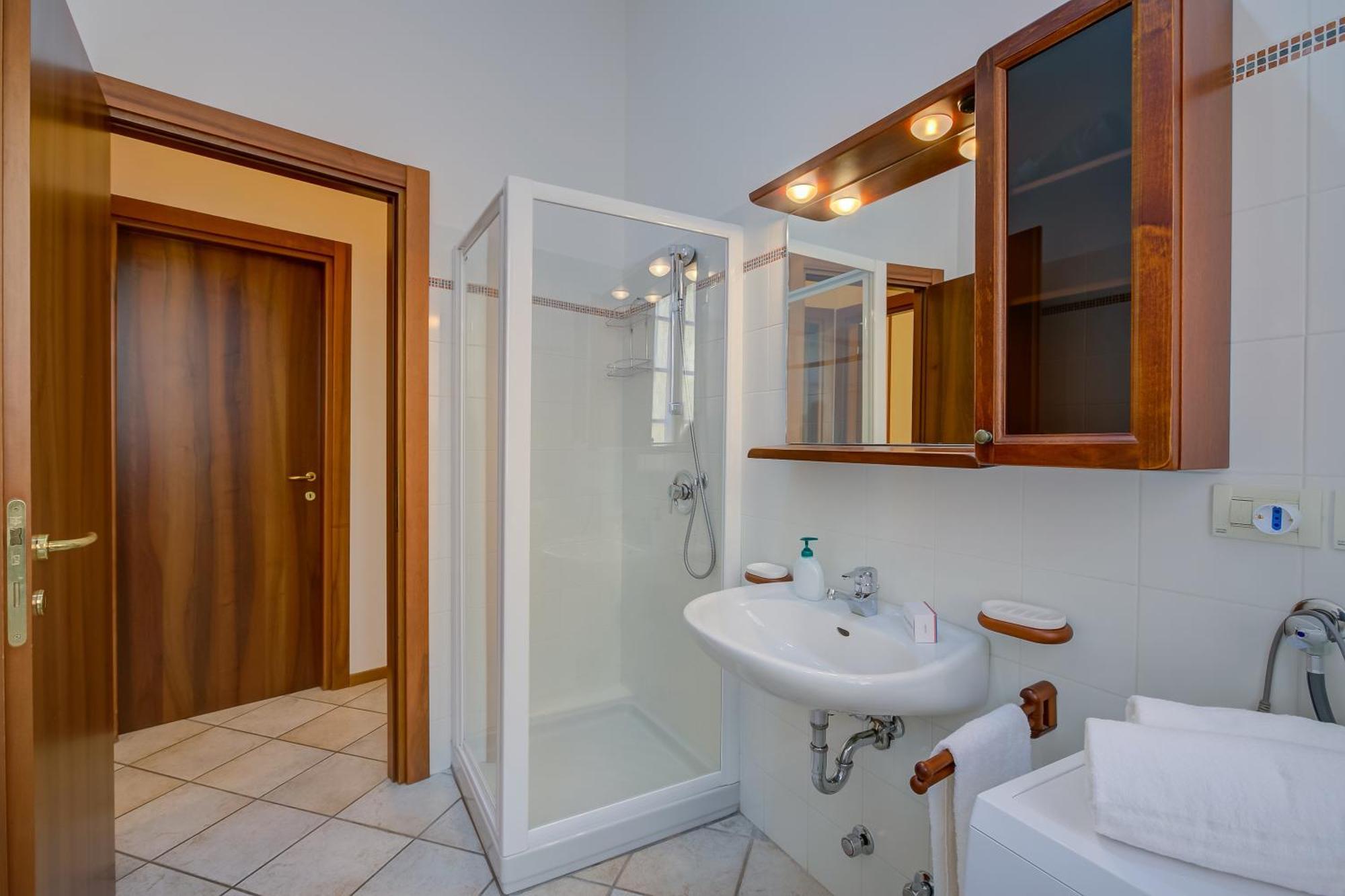 Superior One Bedroom Apartment