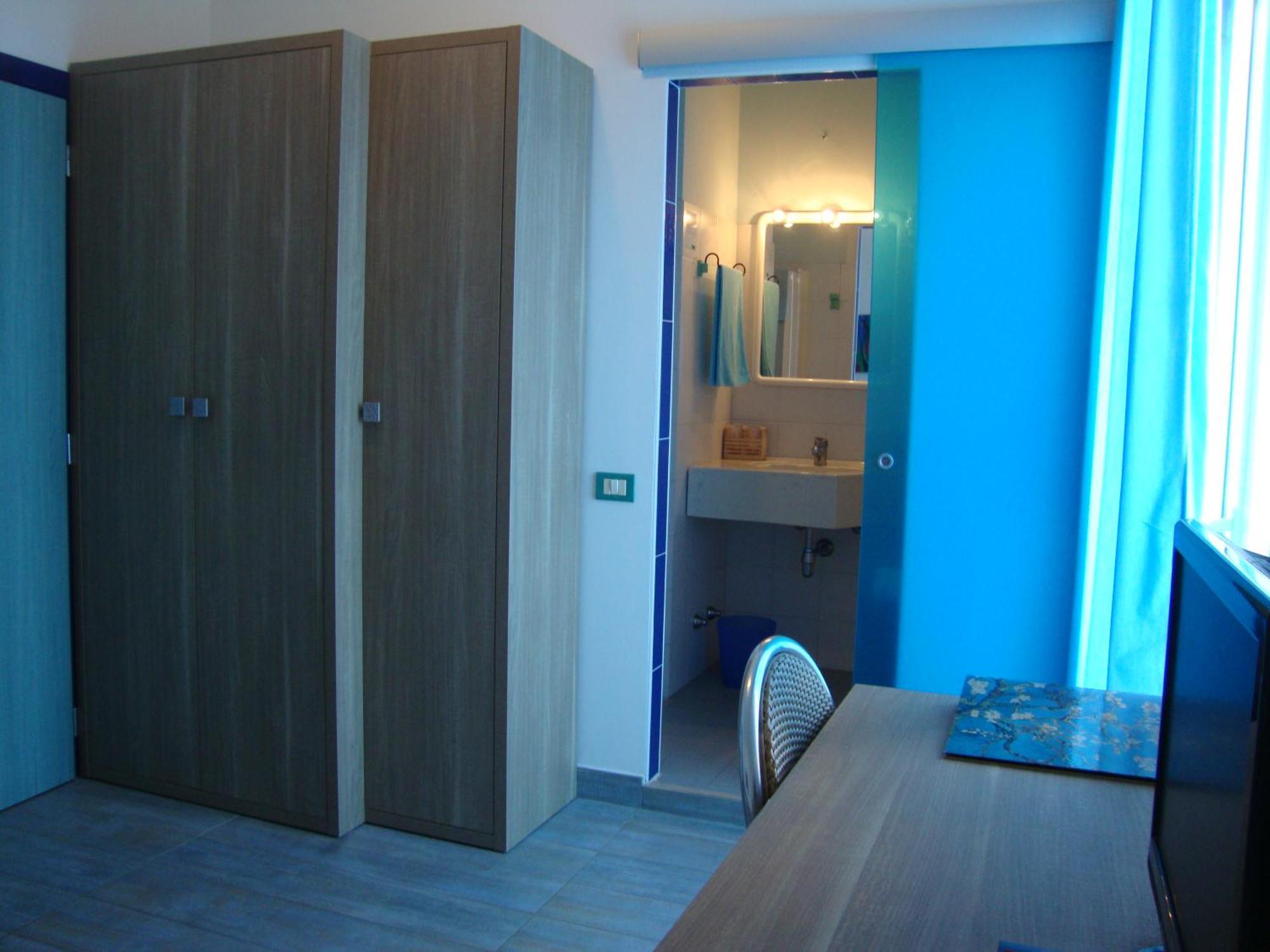 Single Room Lateral Sea View