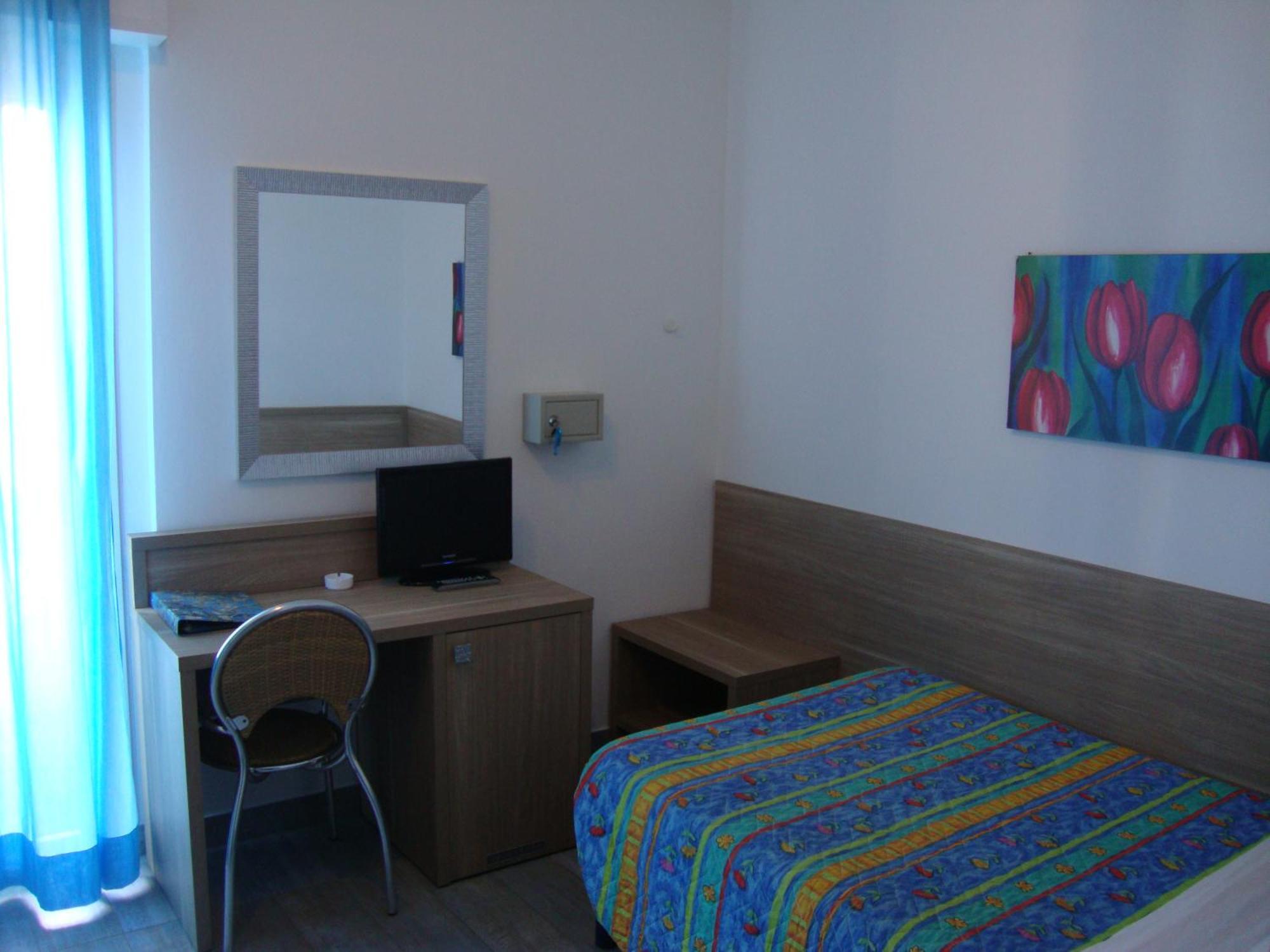 Single Room Lateral Sea View