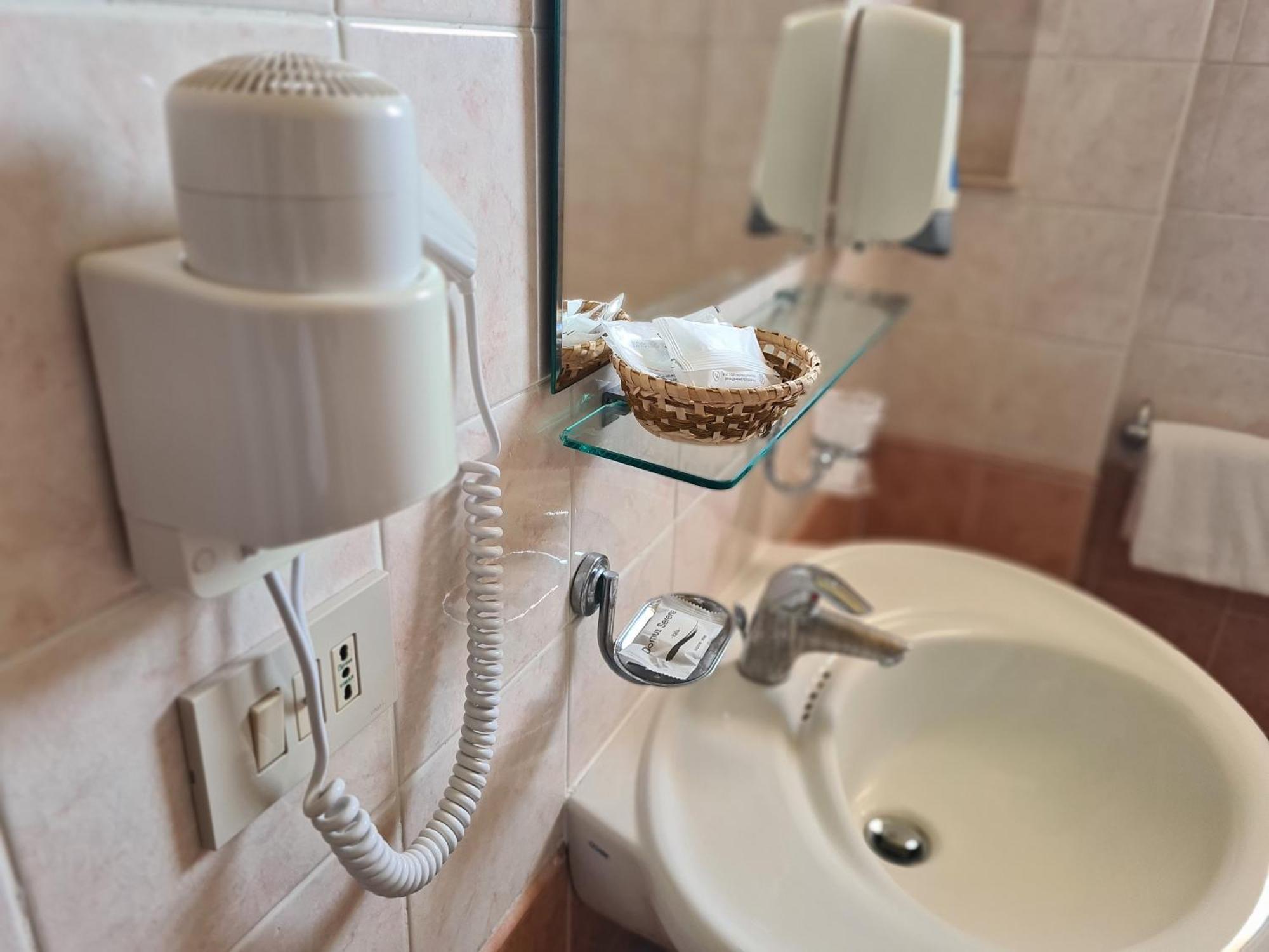 Classic Double or Twin Room,1589269758:JPEG