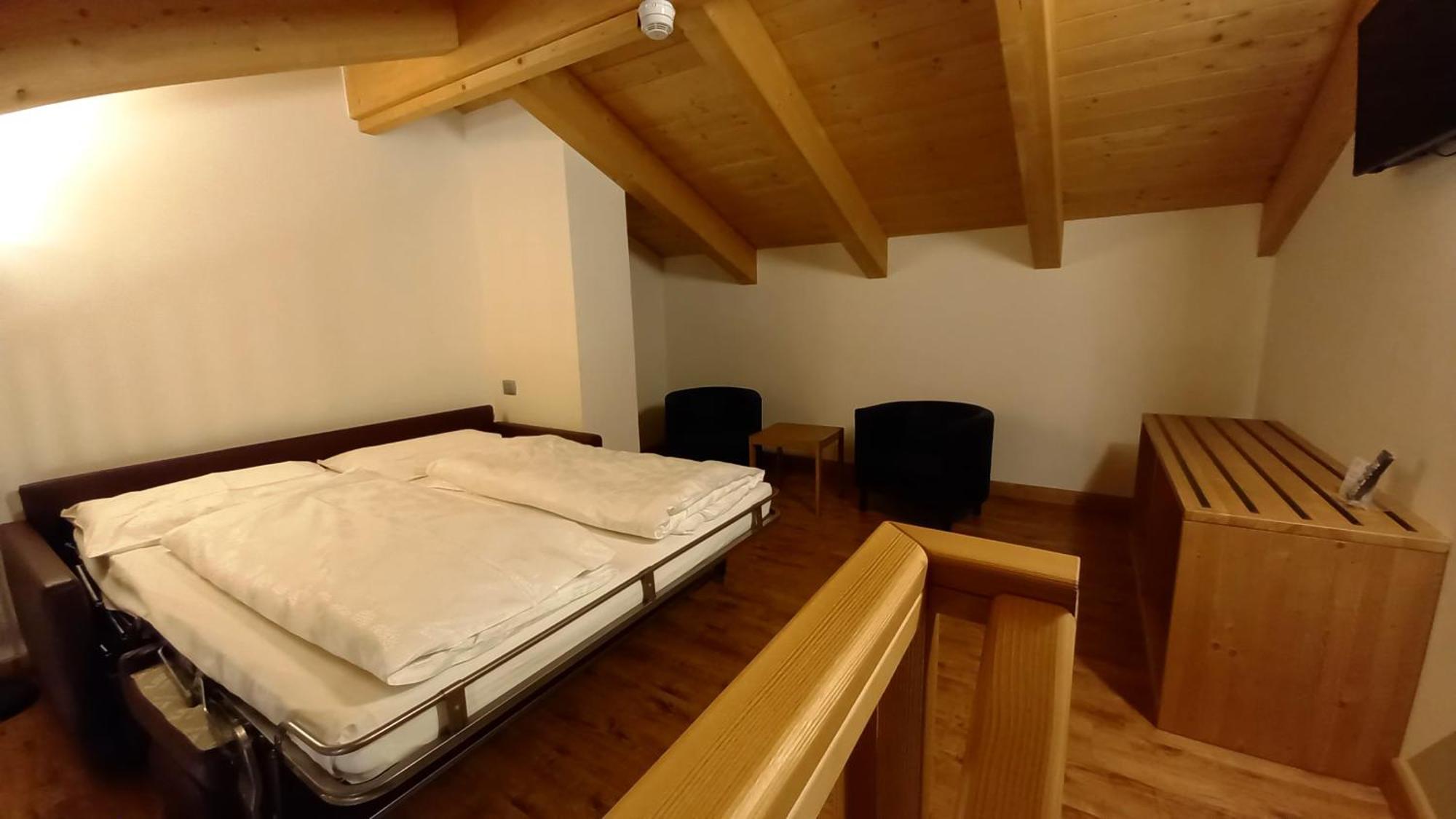 Familienzimmer mit Panoramablick und Balkon
