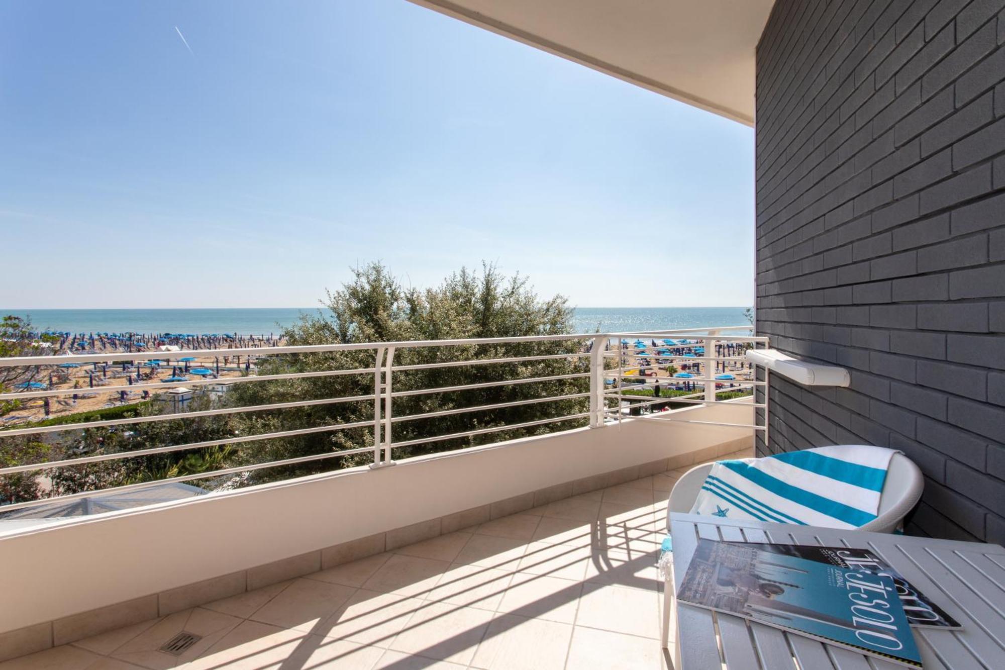 Classic Double or Twin Room Sea Pool View,1589492635:JPEG