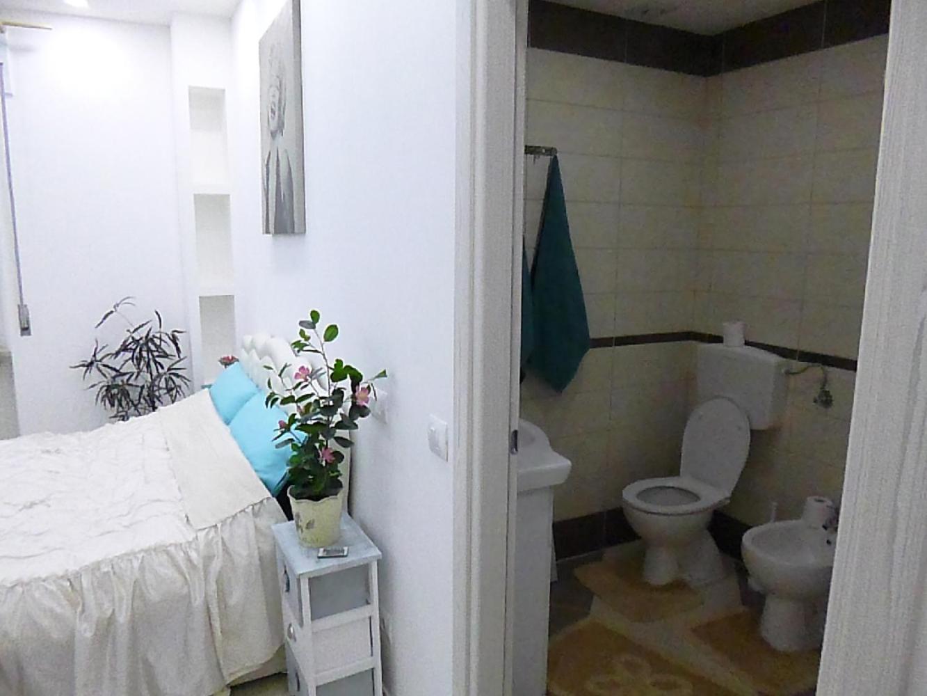 Double Room Private Bathroom