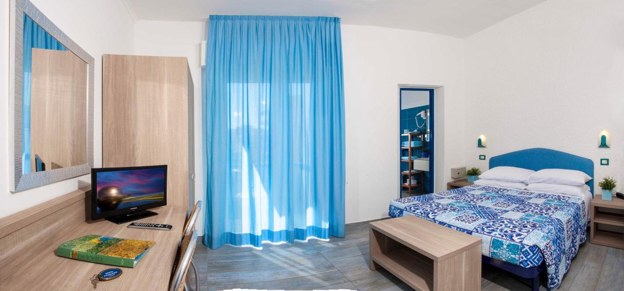 Double or Twin Room Side Sea View