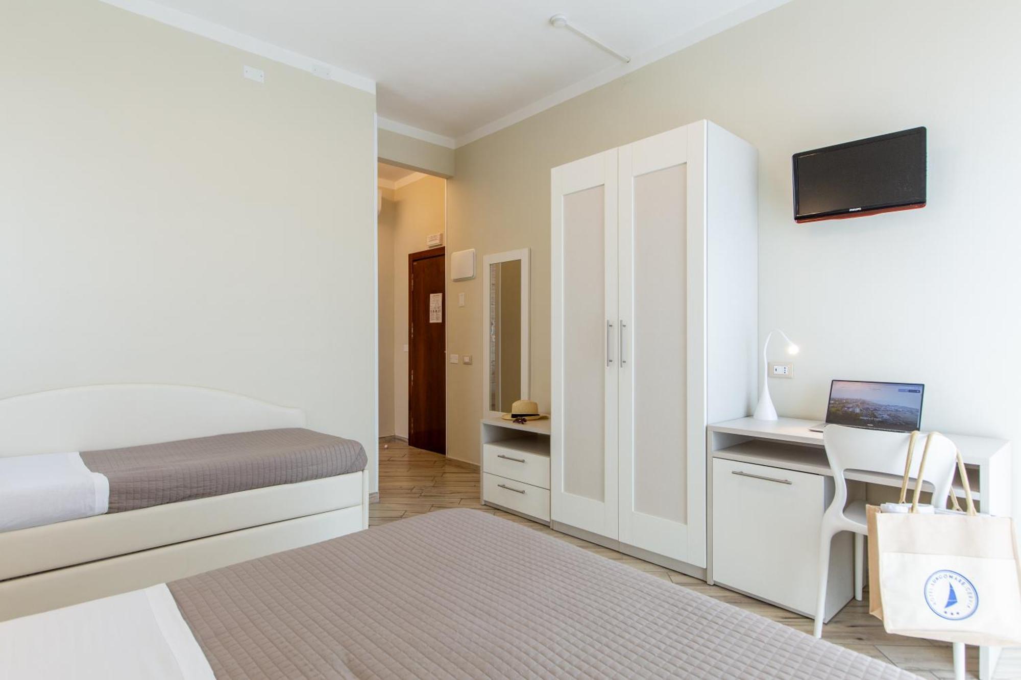 Premium Room Lateral Sea View