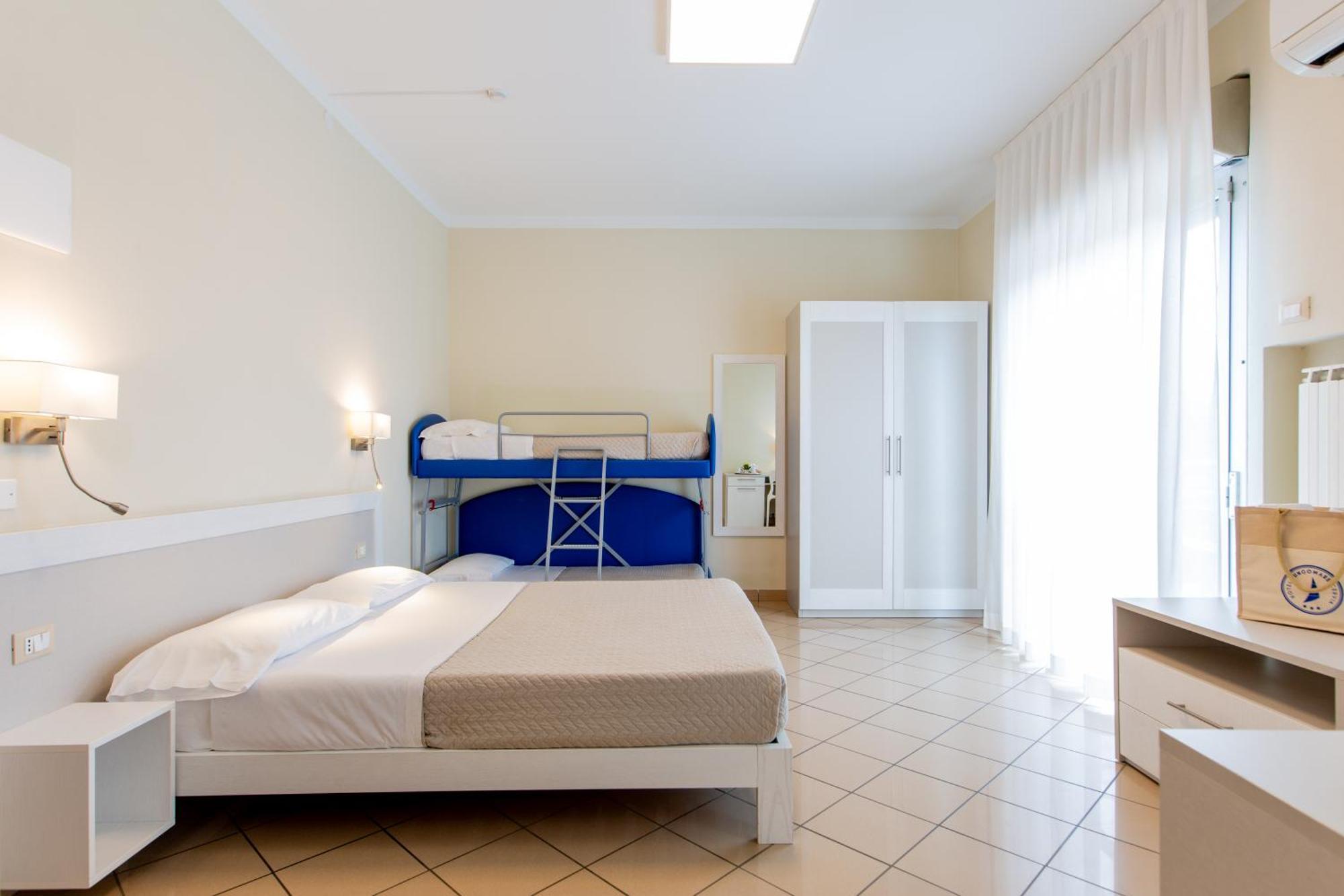Premium Room Lateral Sea View