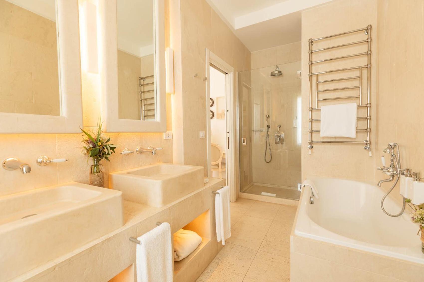 Three-Bedroom Villa Le Ville