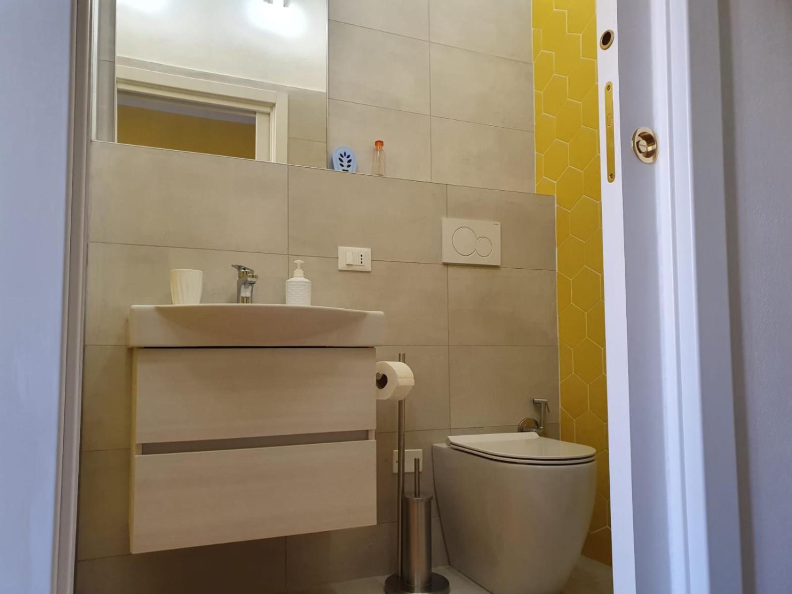 Double Room Private Bathroom