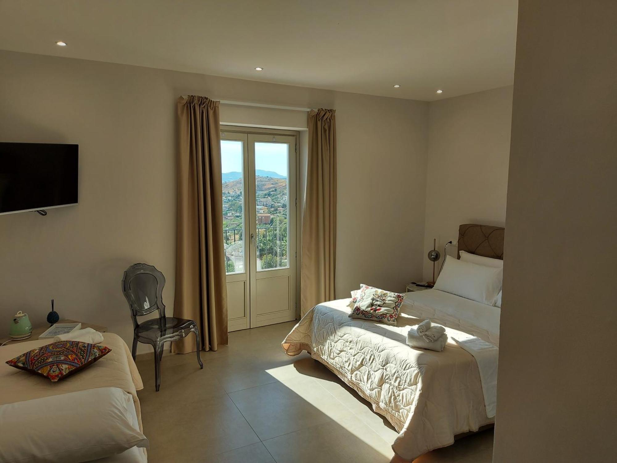 Deluxe Triple Room Sea View