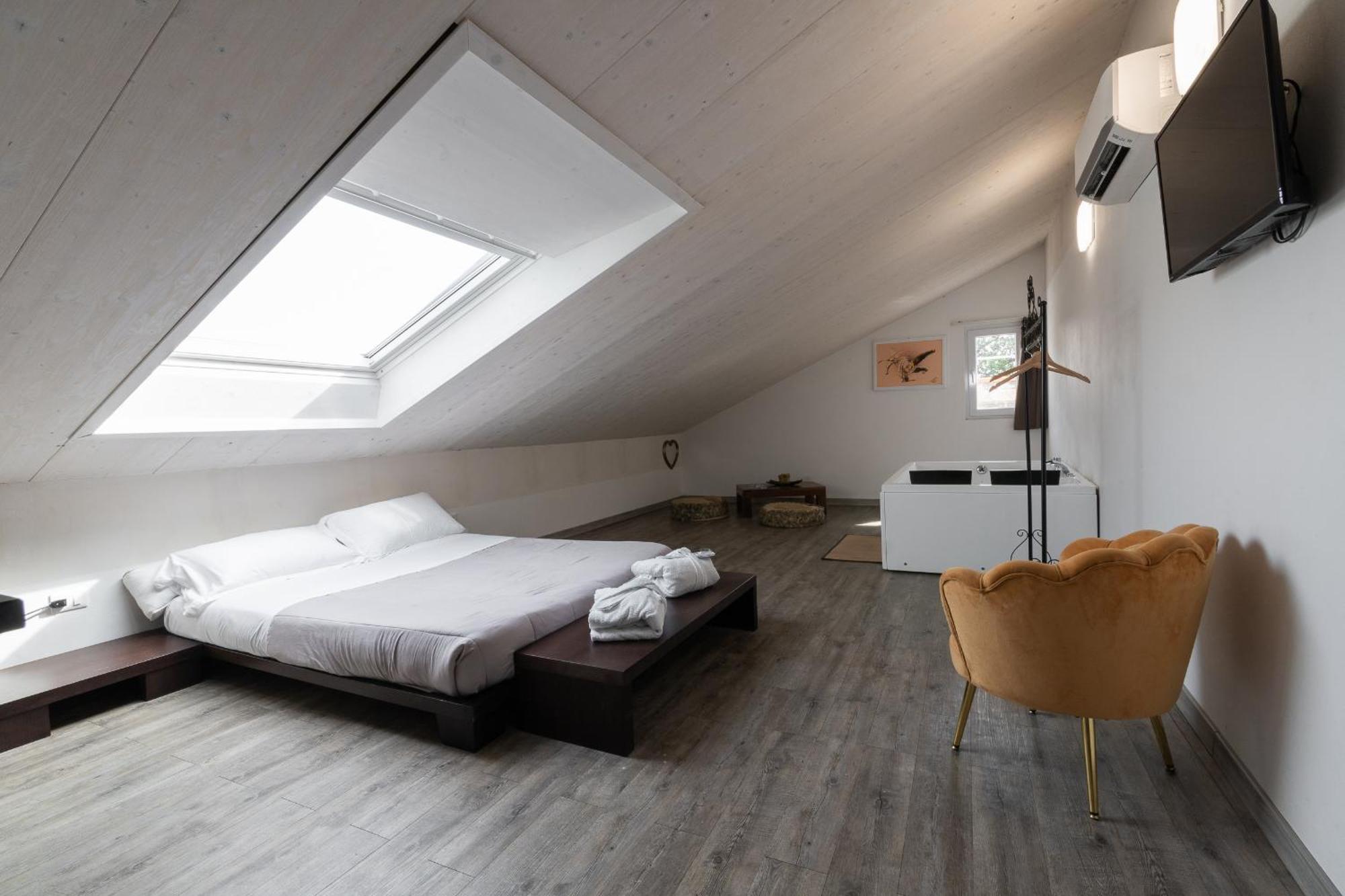 2 Connecting Double Rooms