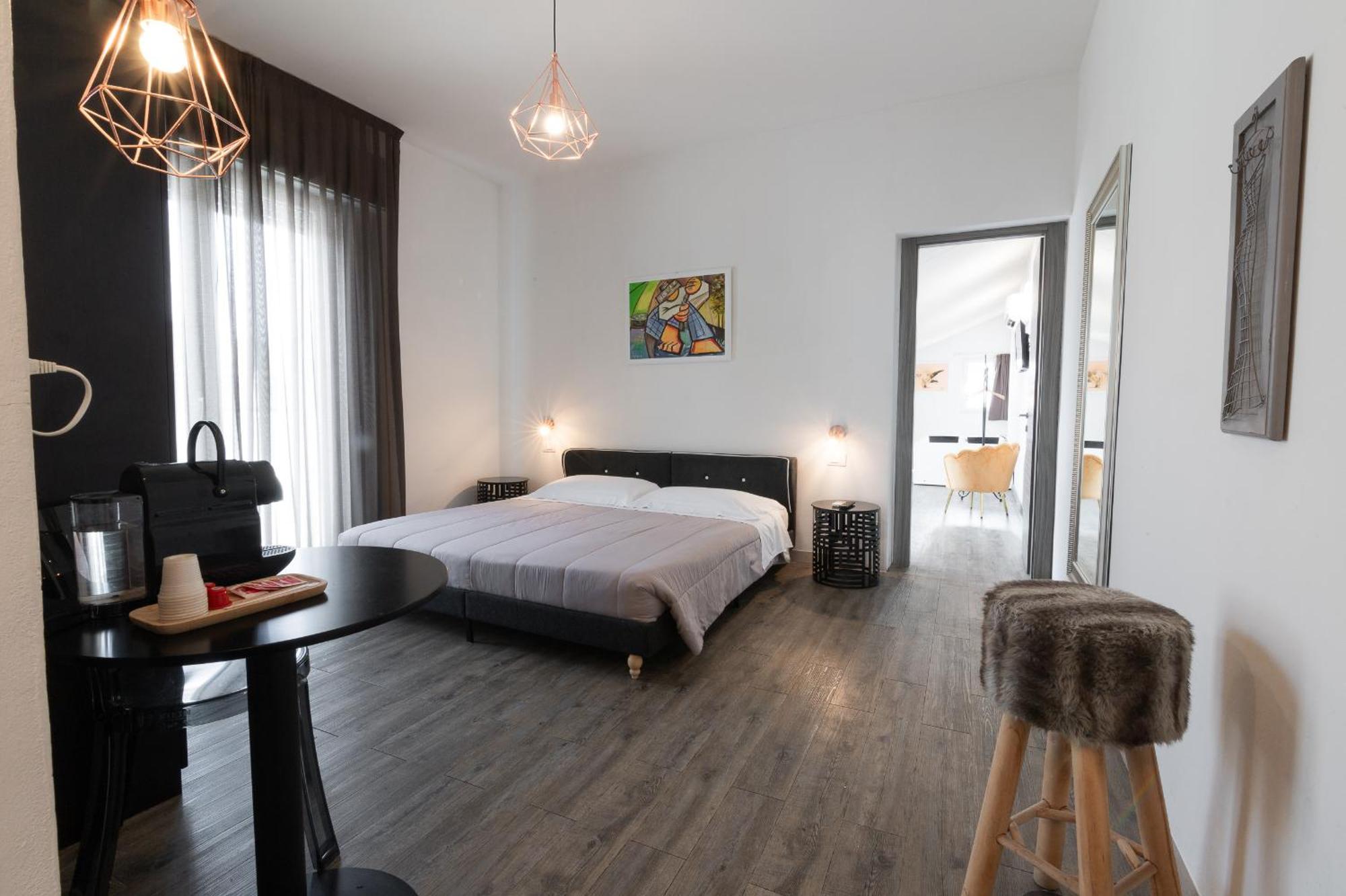 2 Connecting Double Rooms