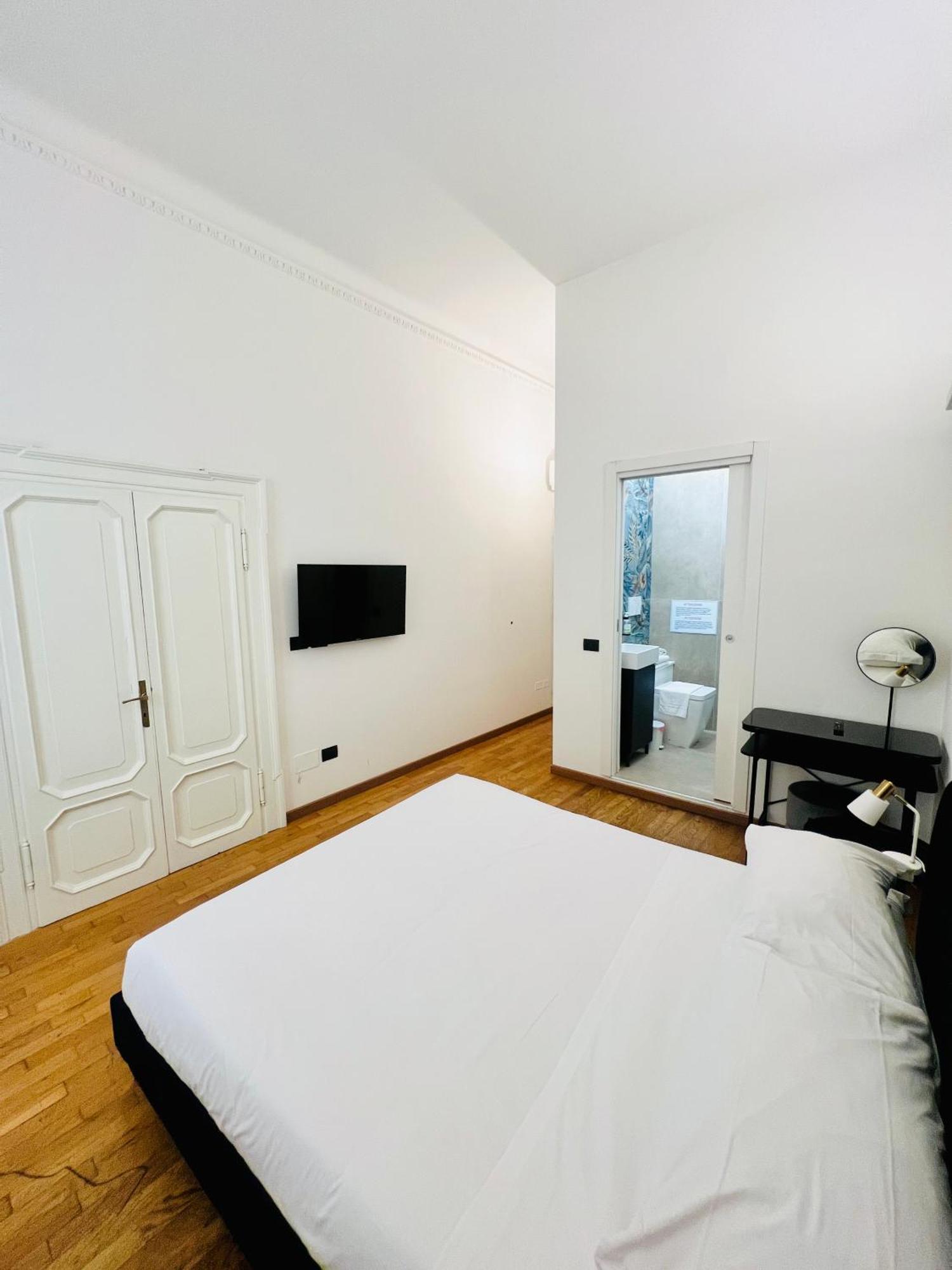 Double Room Private Bathroom