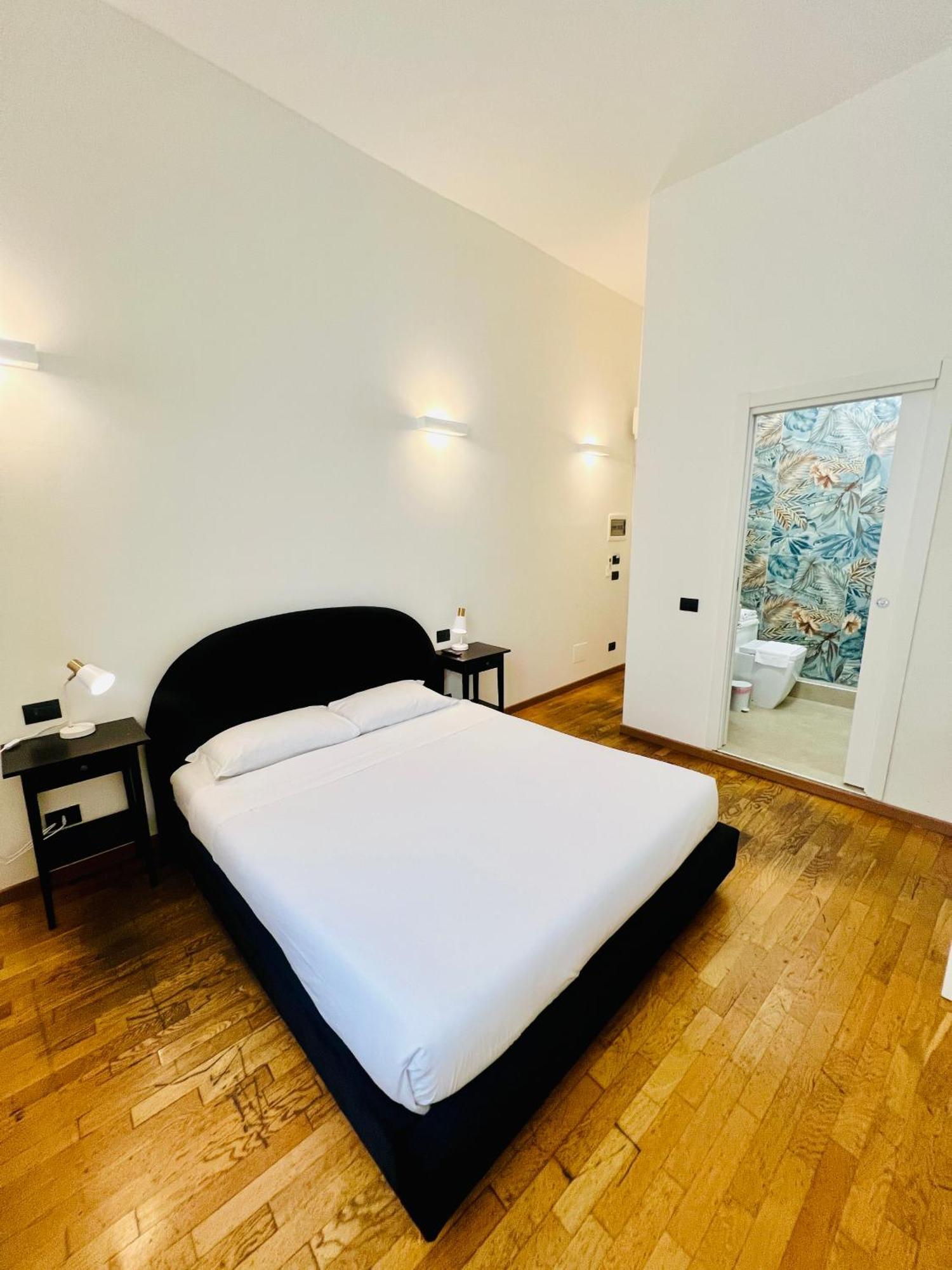 Double Room Private Bathroom