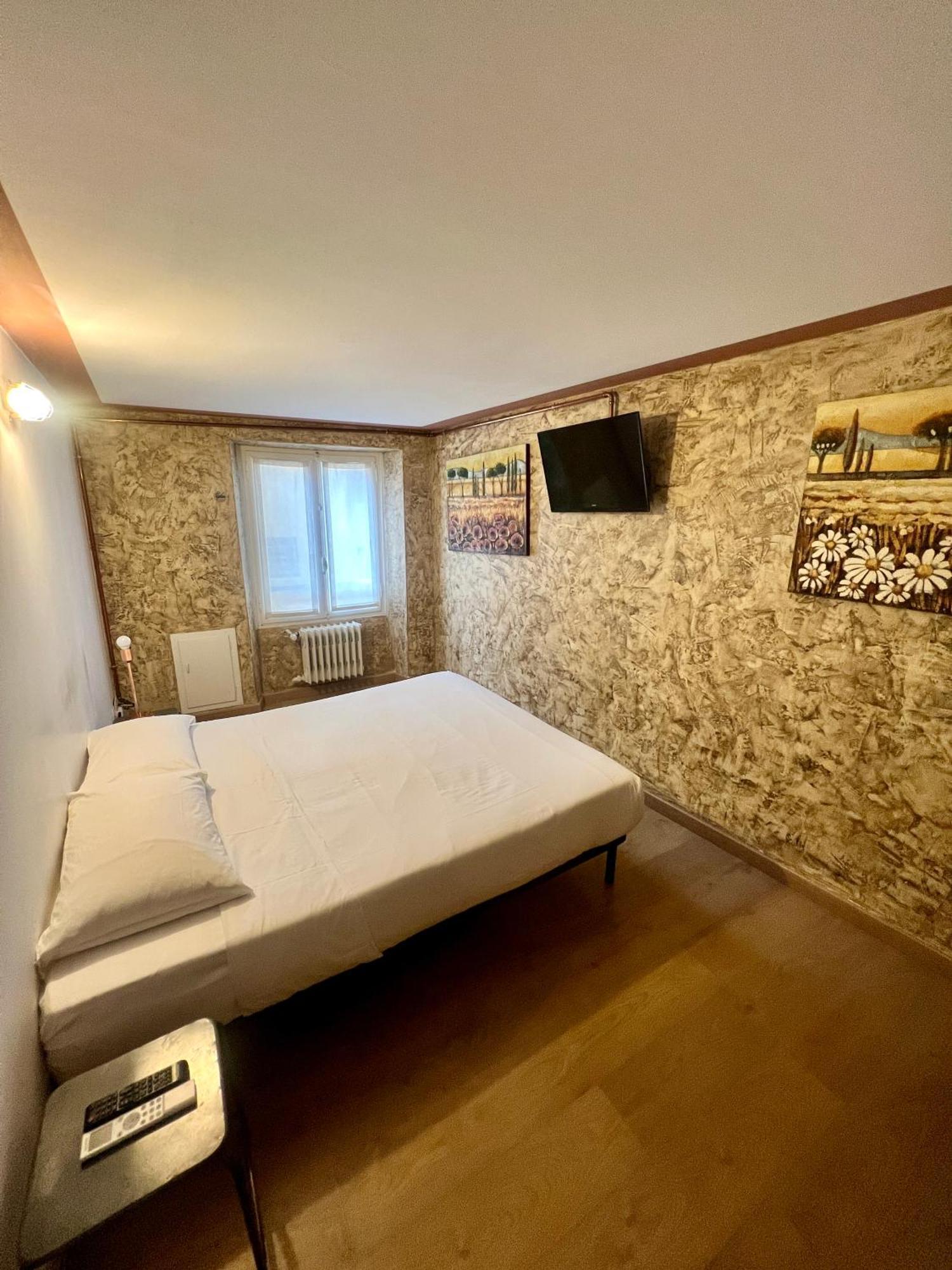 Double Room Private Bathroom
