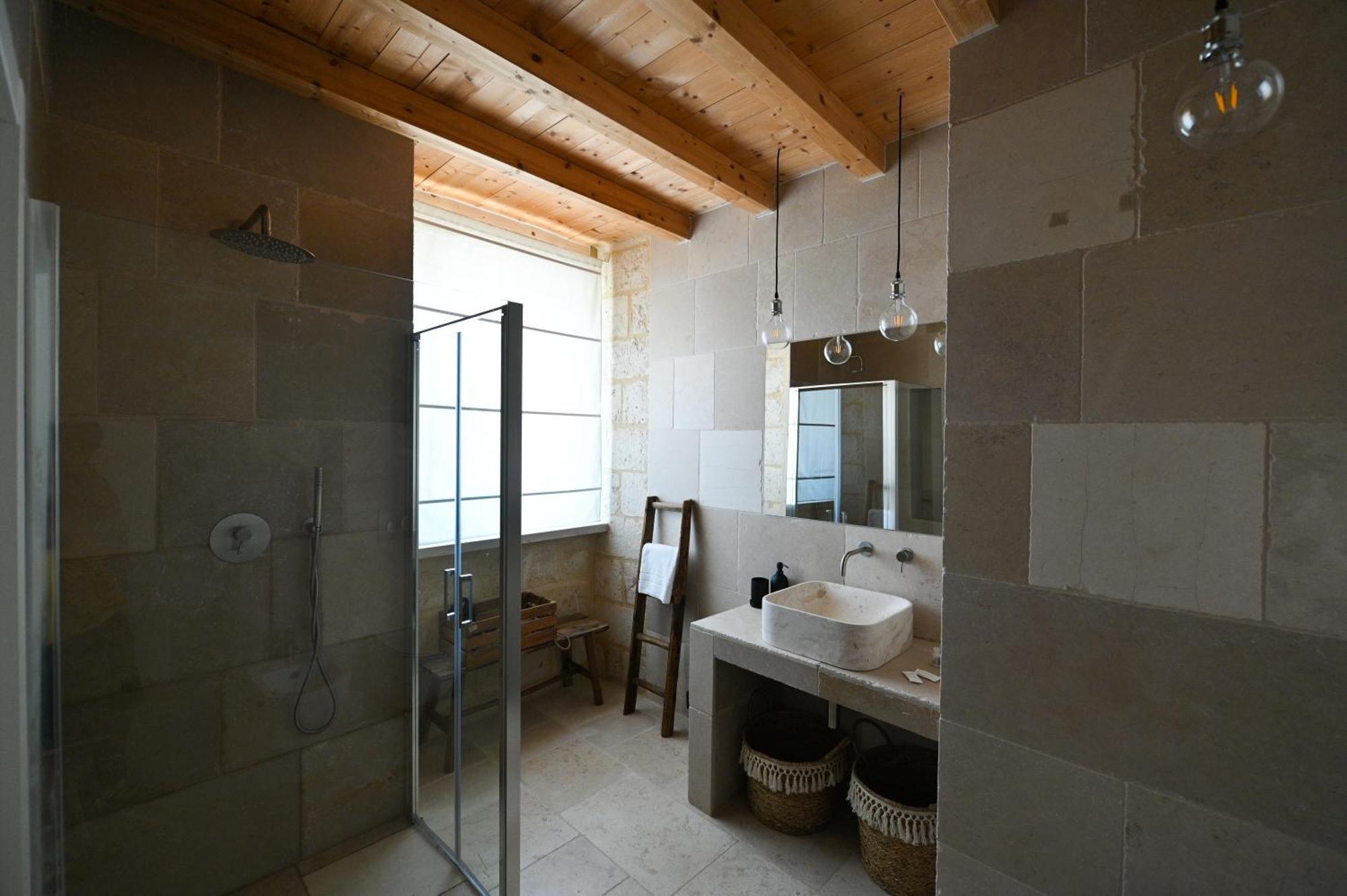 Double Room Private Bathroom