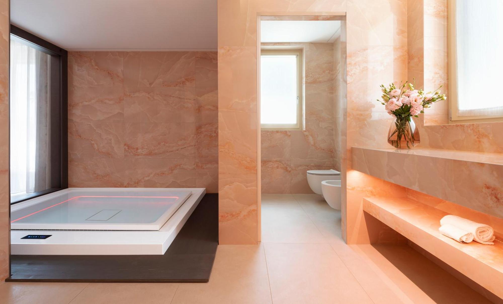 Suite Spa Bath,1601718347:JPEG