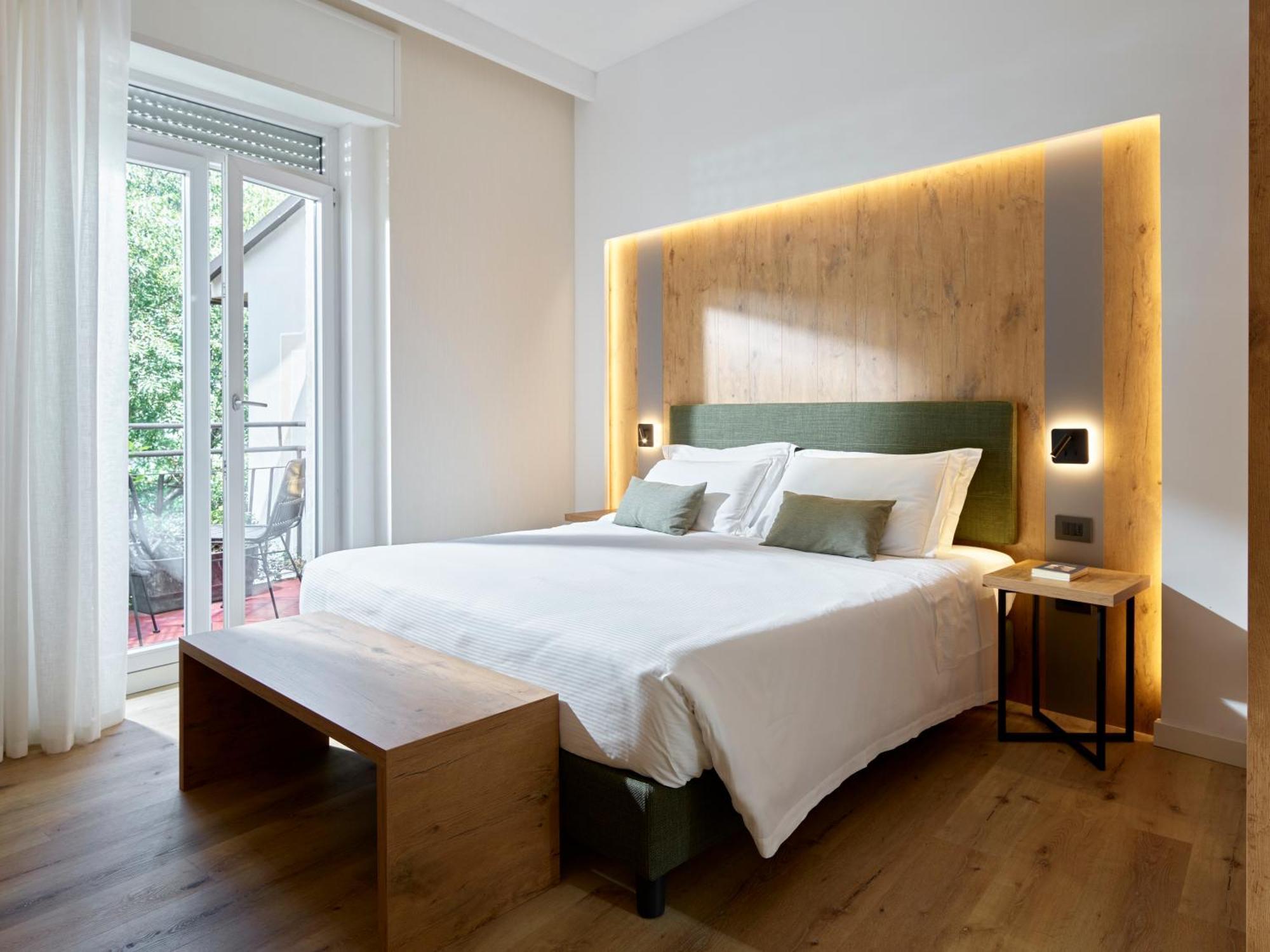 Standard Double or Twin Room Balcony