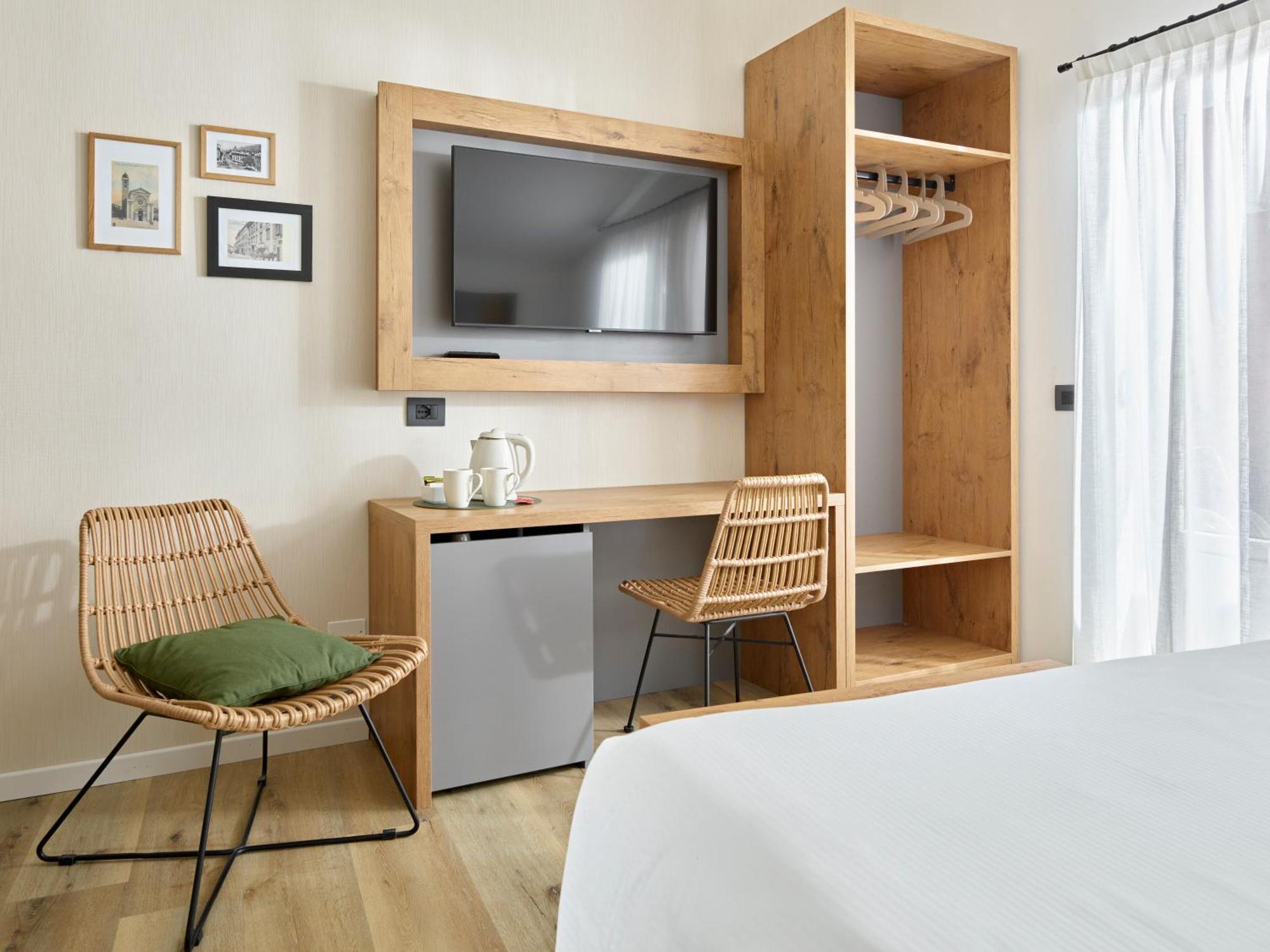 Standard Double or Twin Room Balcony