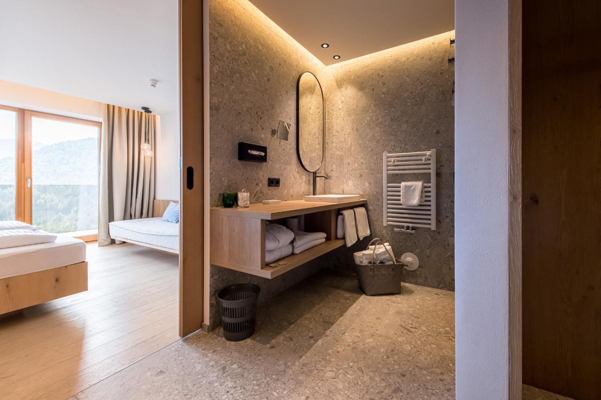 Deluxe Double Room Mountain View