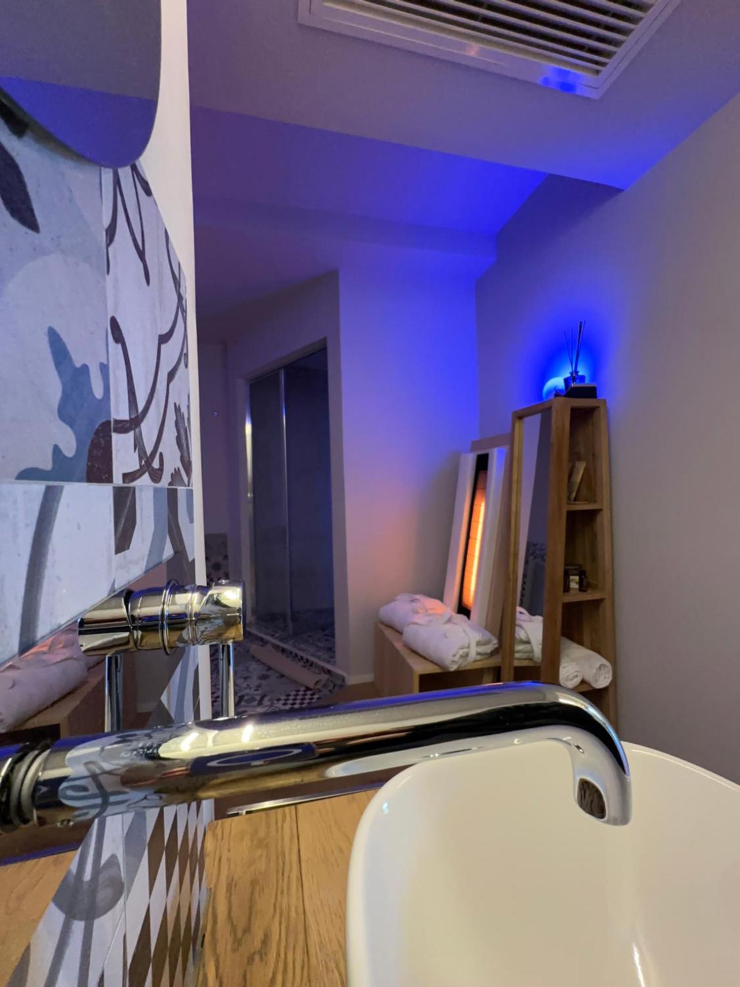 Double Room Private Bathroom