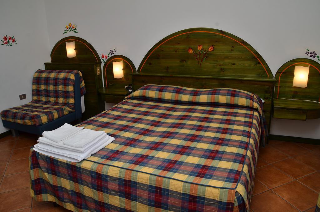 Doppel- oder Zweibettzimmer