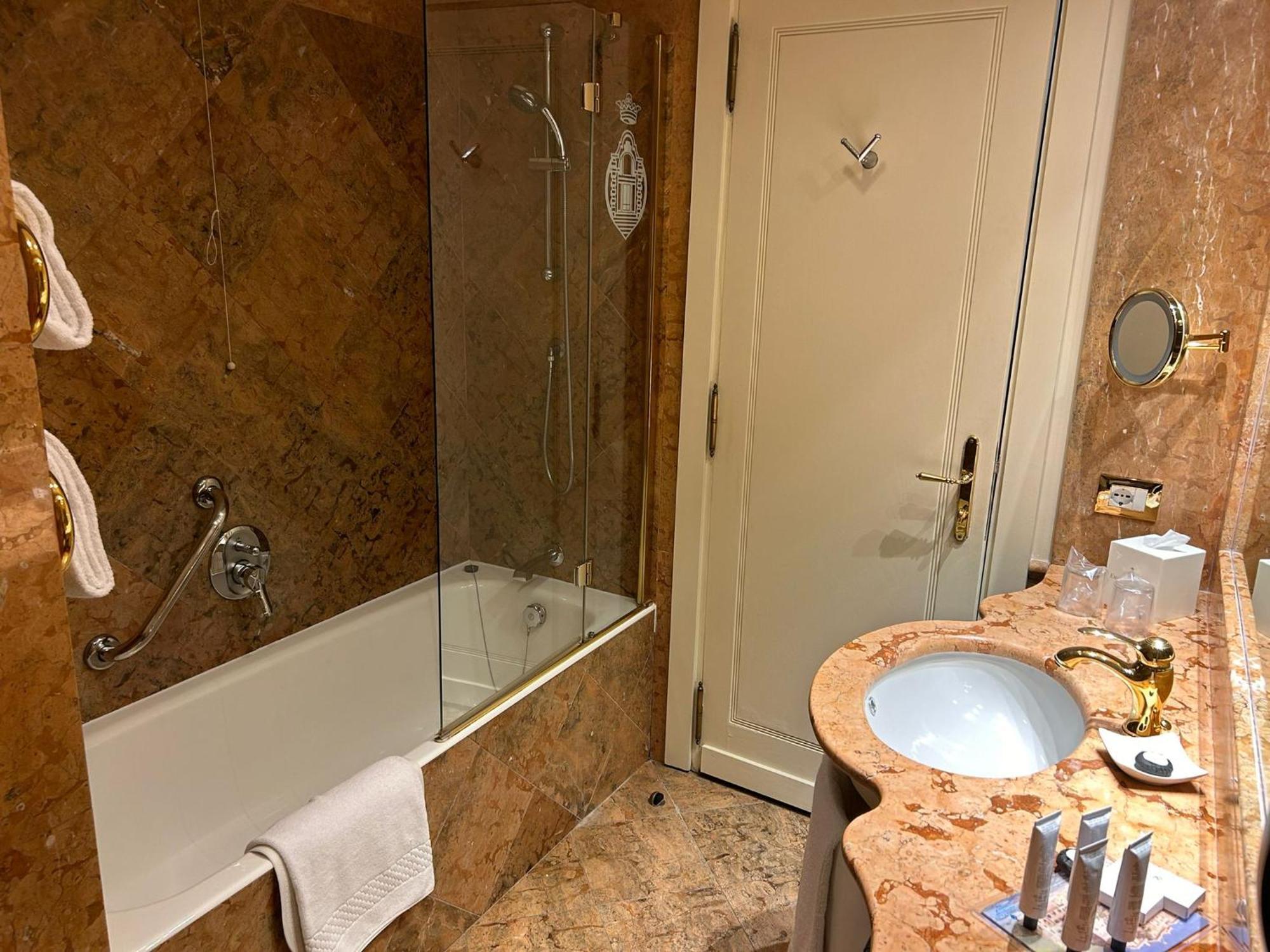 Superior Double or Twin Room,1606548911:JPEG