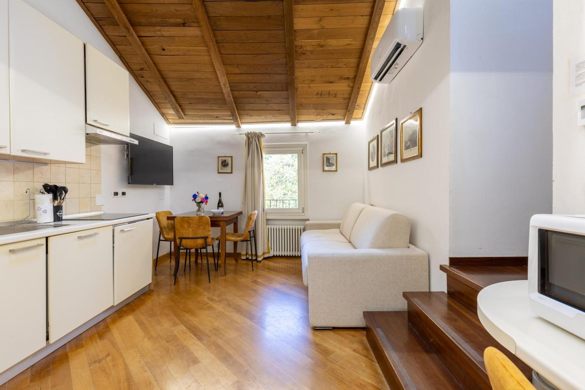 Split Level Apartment terrace external panoramic Spa Bath