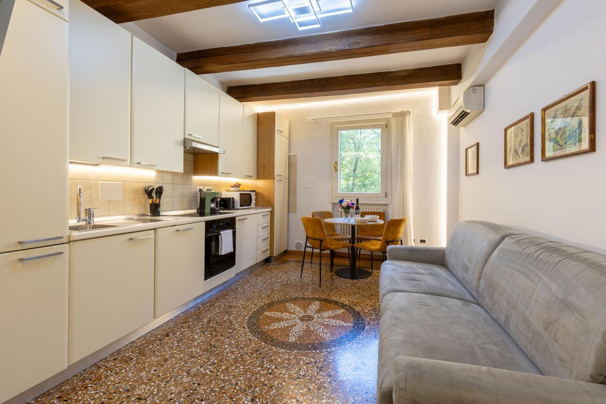 One-Bedroom Apartment