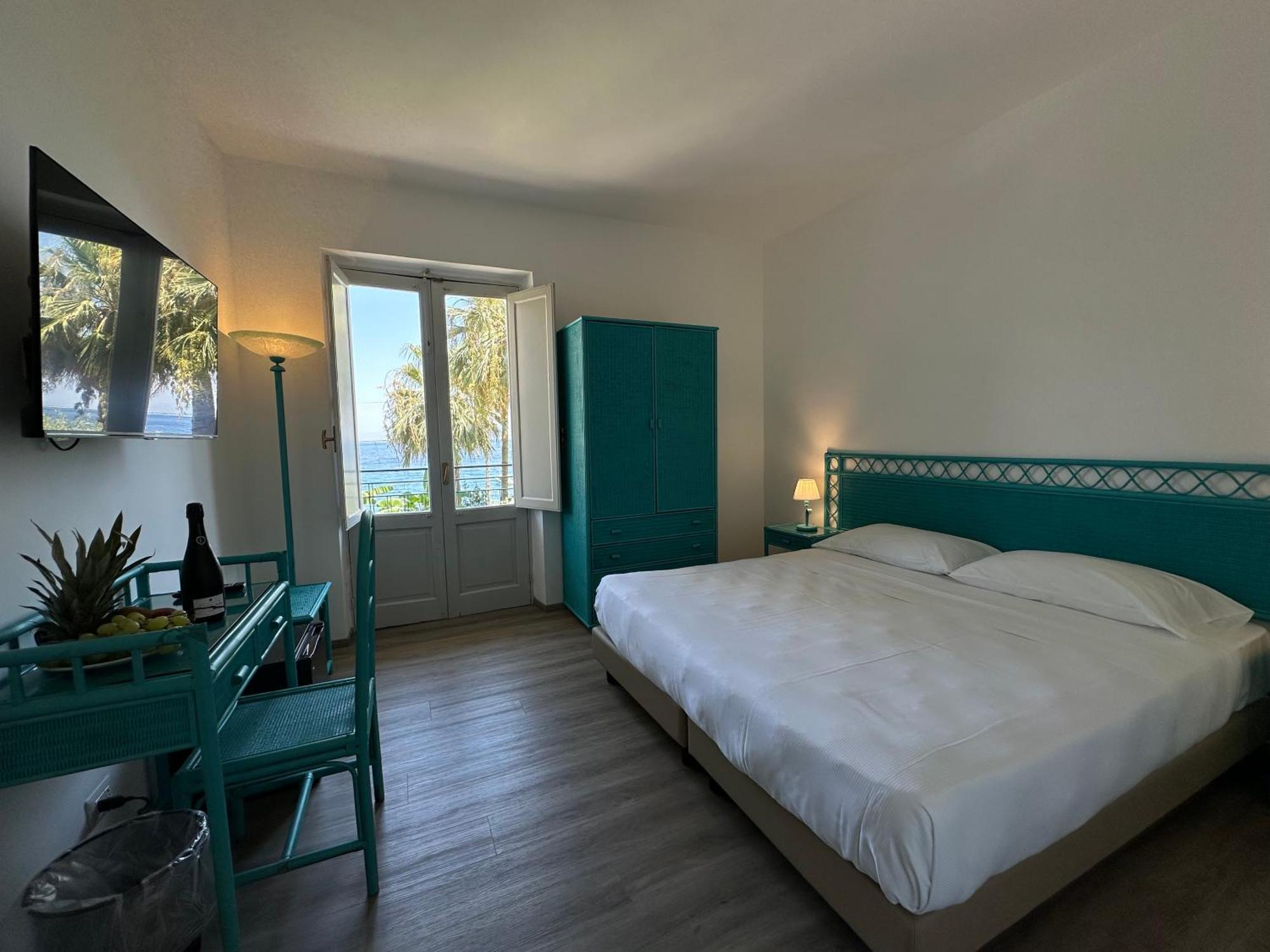 Superior Double or Twin Room Sea View