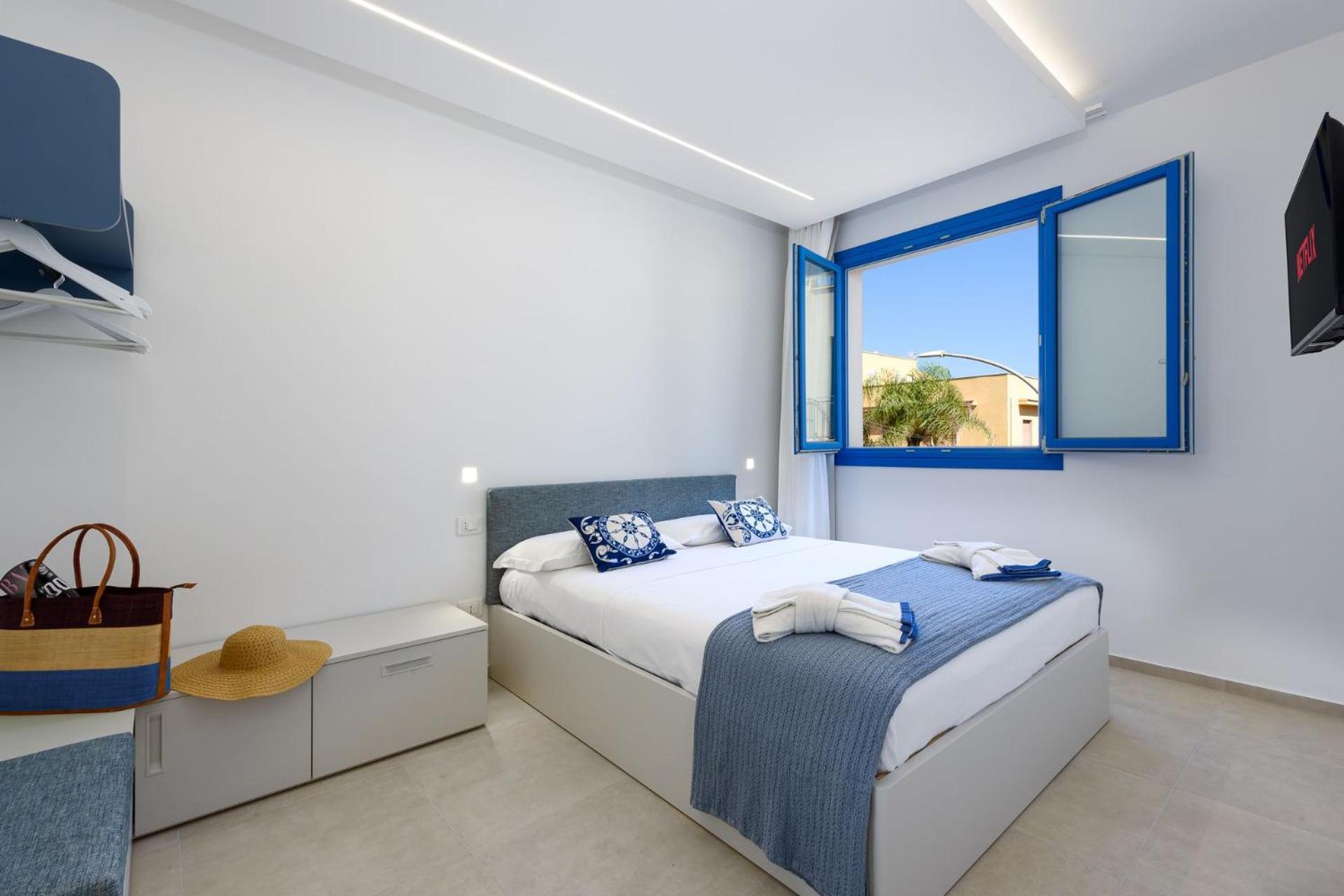 Two-Bedroom Apartment Terrace Sea View,1608499224:JPEG
