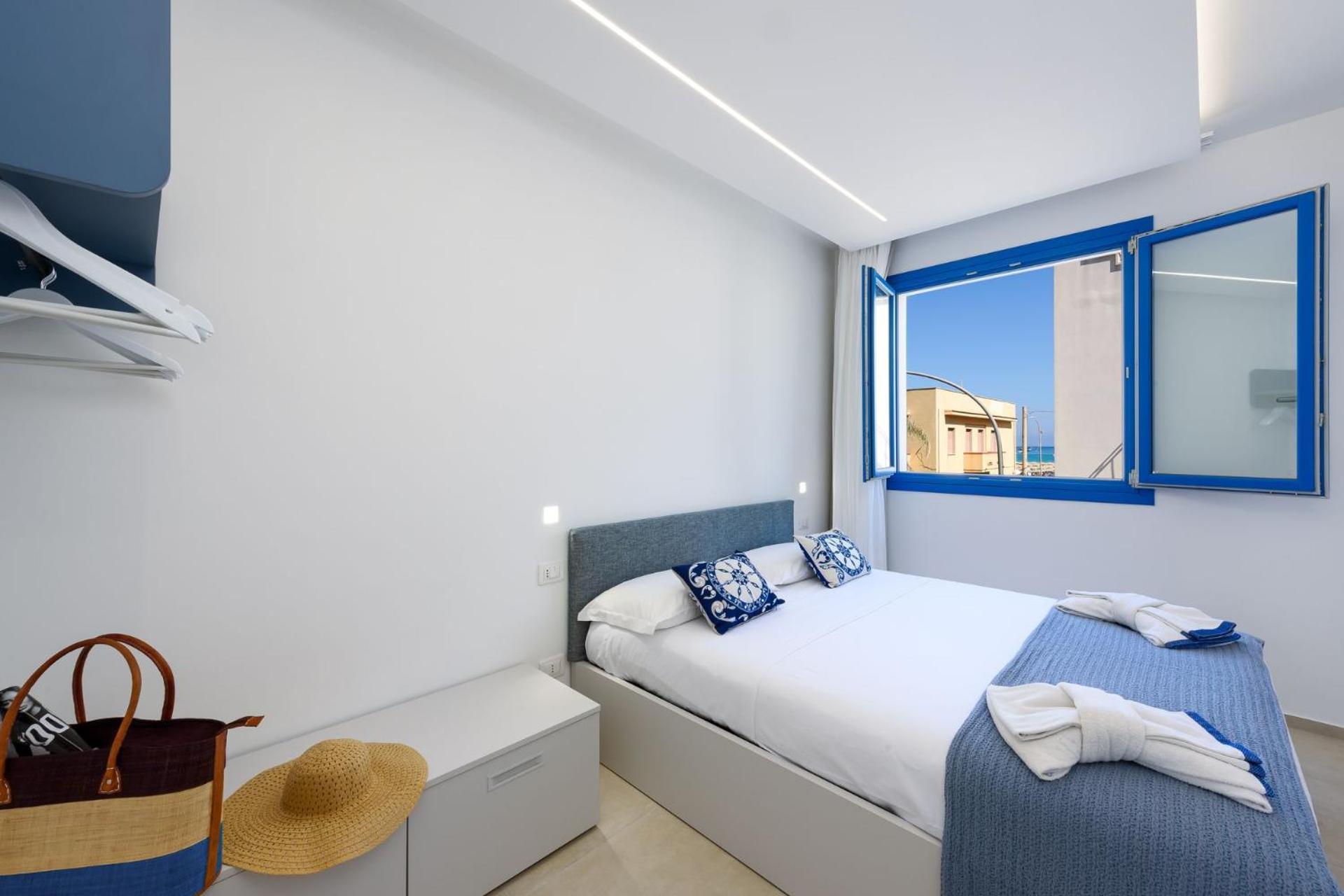 Two-Bedroom Apartment Terrace Sea View
