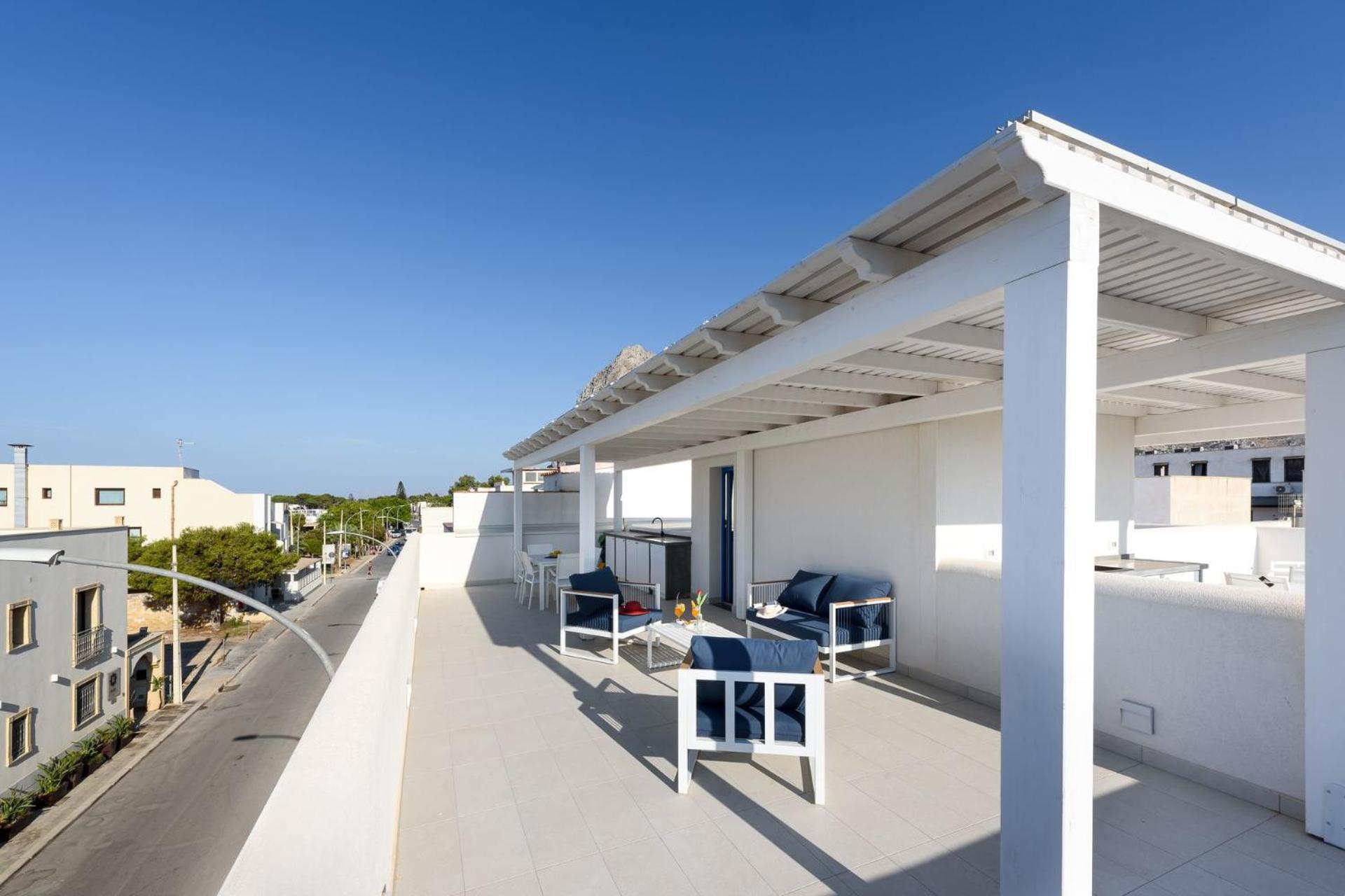 Two-Bedroom Apartment Terrace Sea View