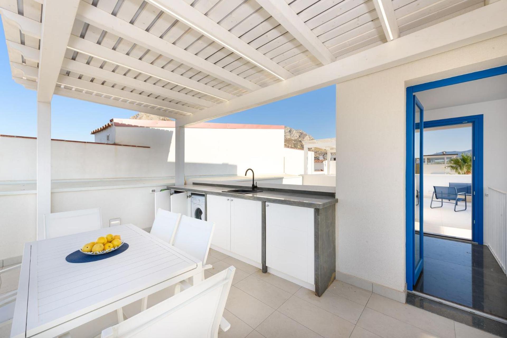 Two-Bedroom Apartment Terrace Sea View