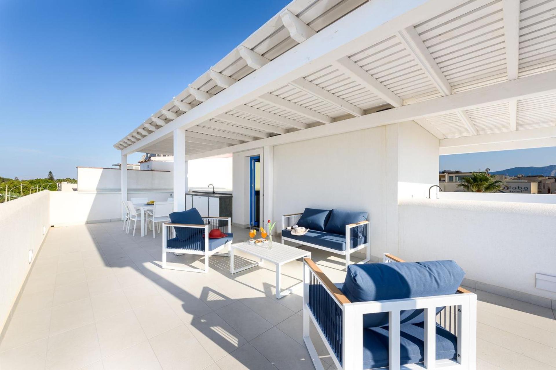 Two-Bedroom Apartment Terrace Sea View
