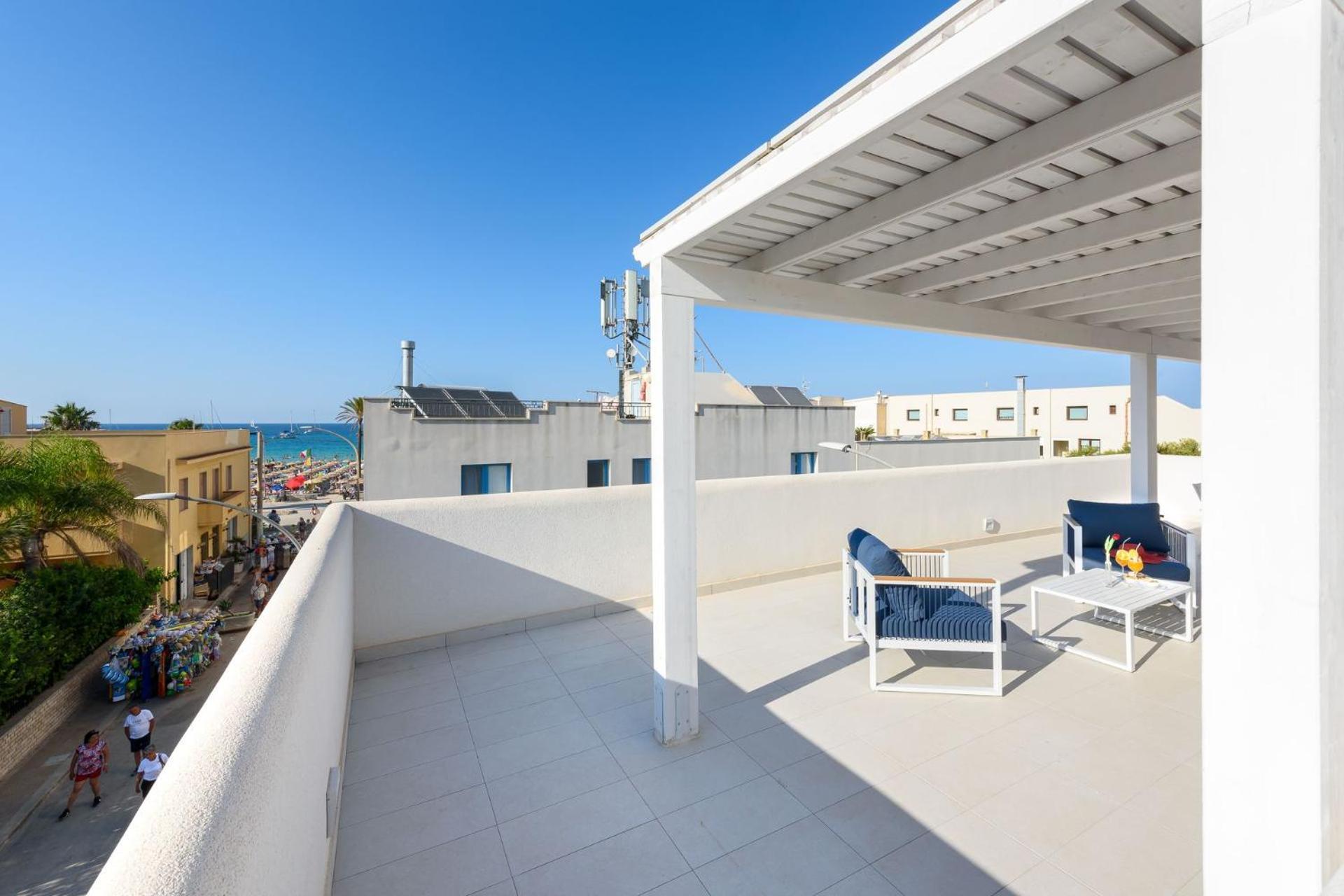Two-Bedroom Apartment Terrace Sea View