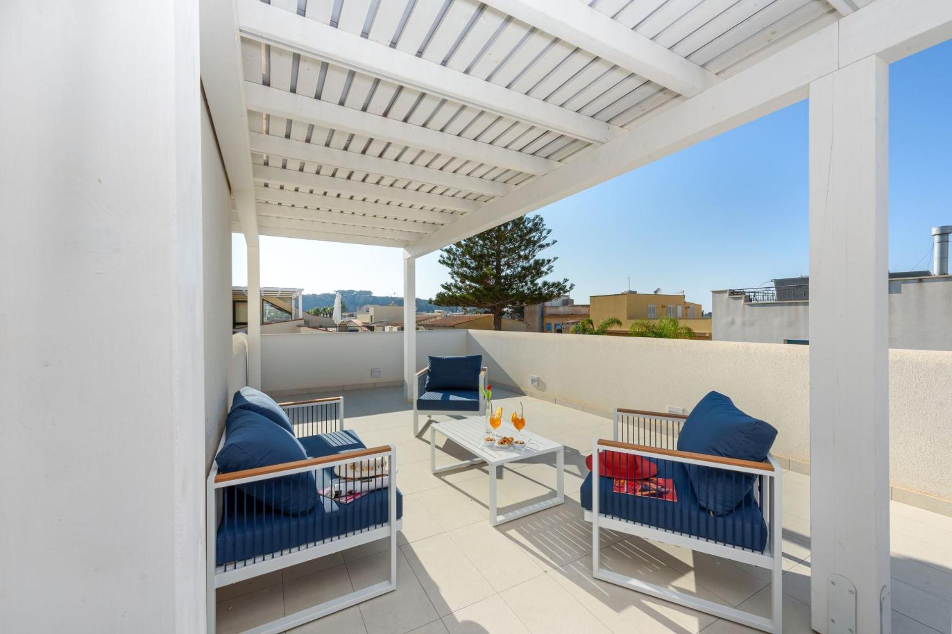 Two-Bedroom Apartment Terrace Sea View
