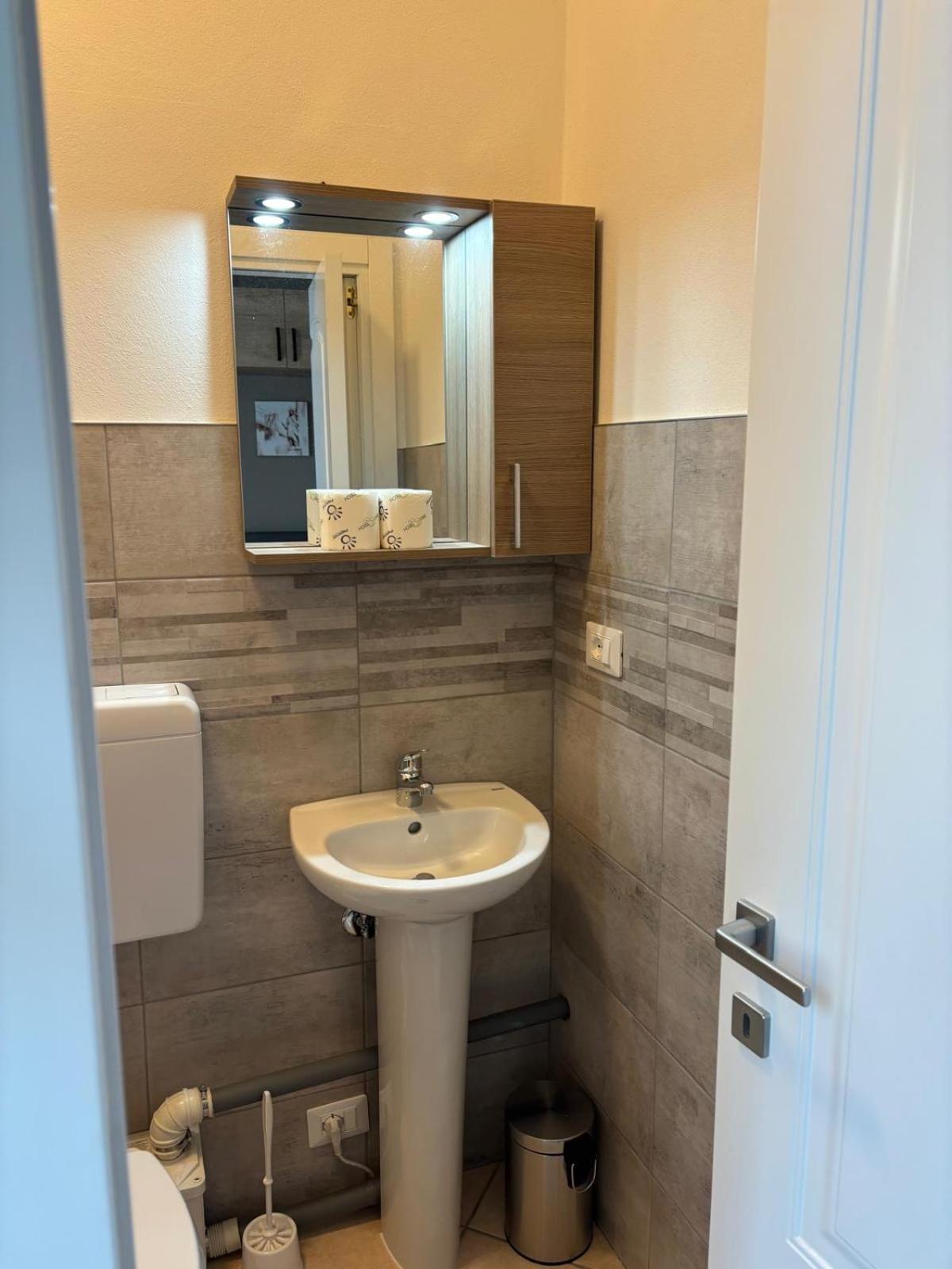 Double Room Private Bathroom