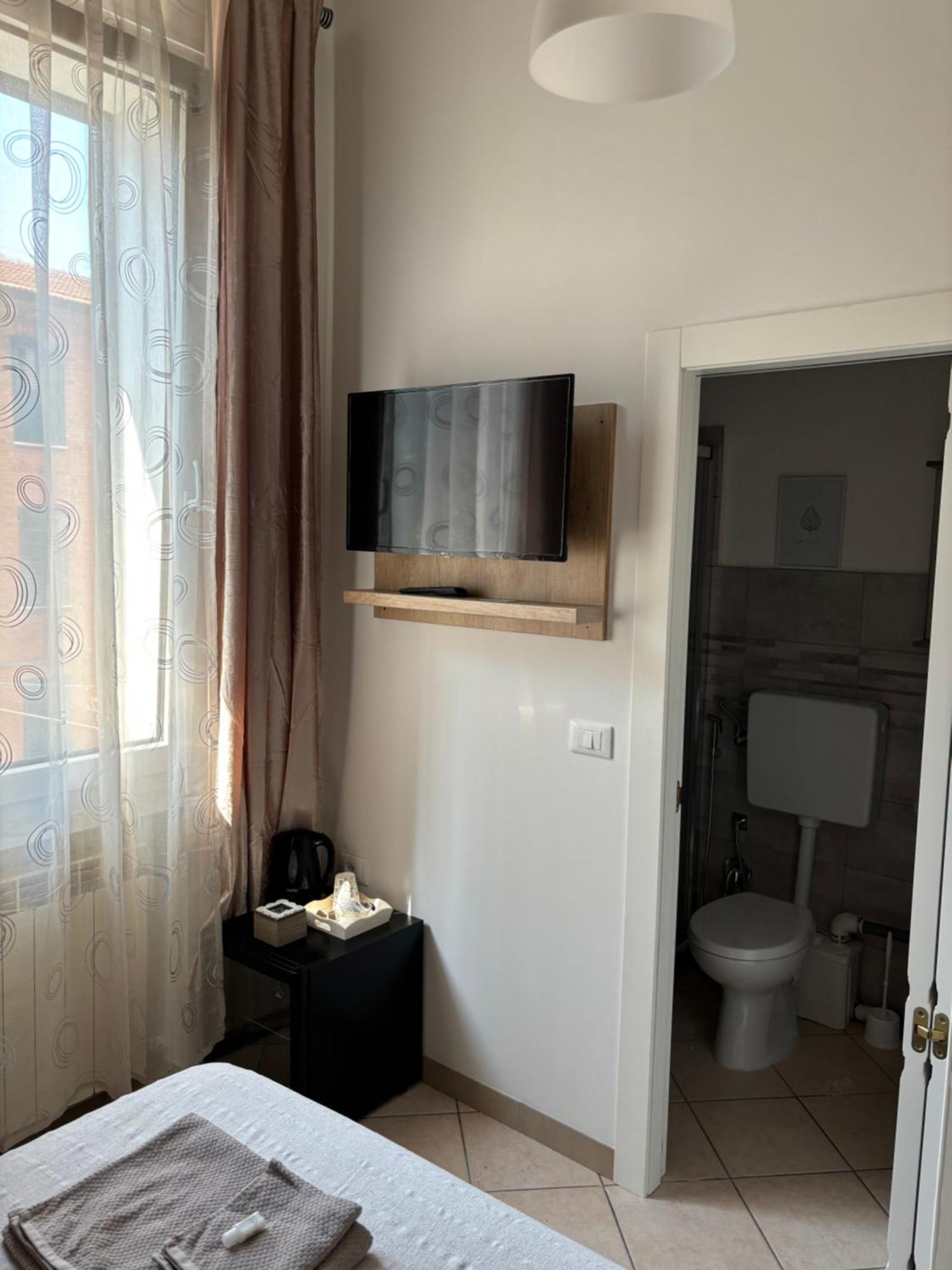 Double Room Private Bathroom