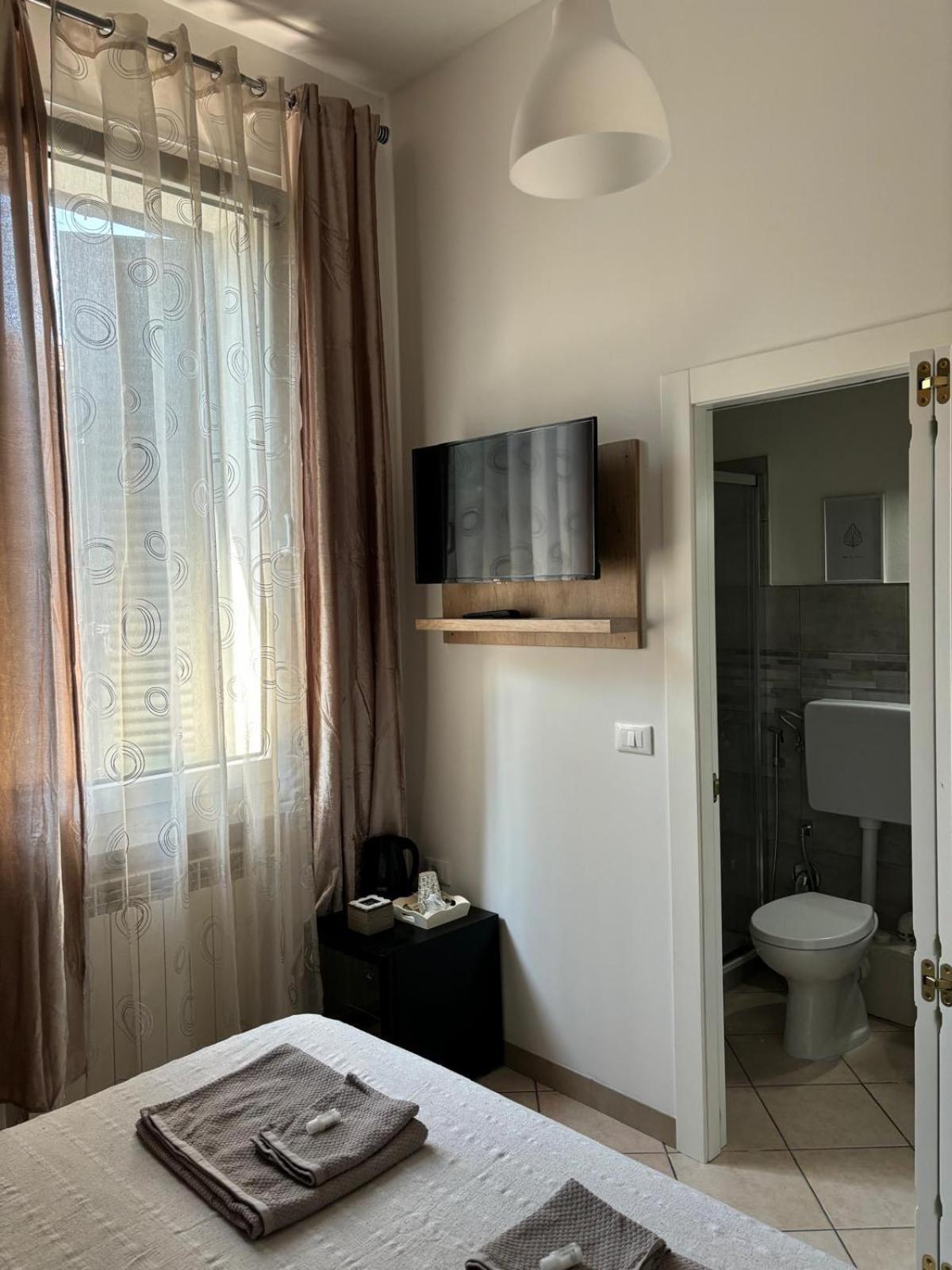 Double Room Private Bathroom