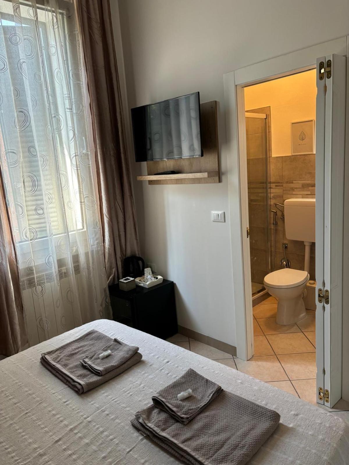 Double Room Private Bathroom