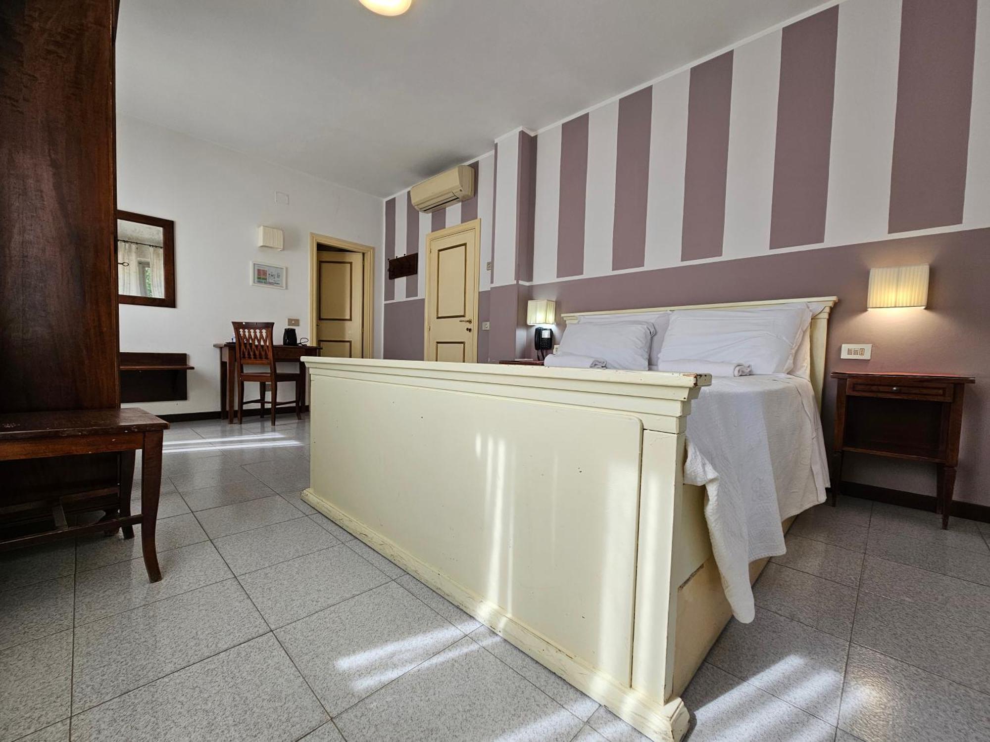 Large Double Room