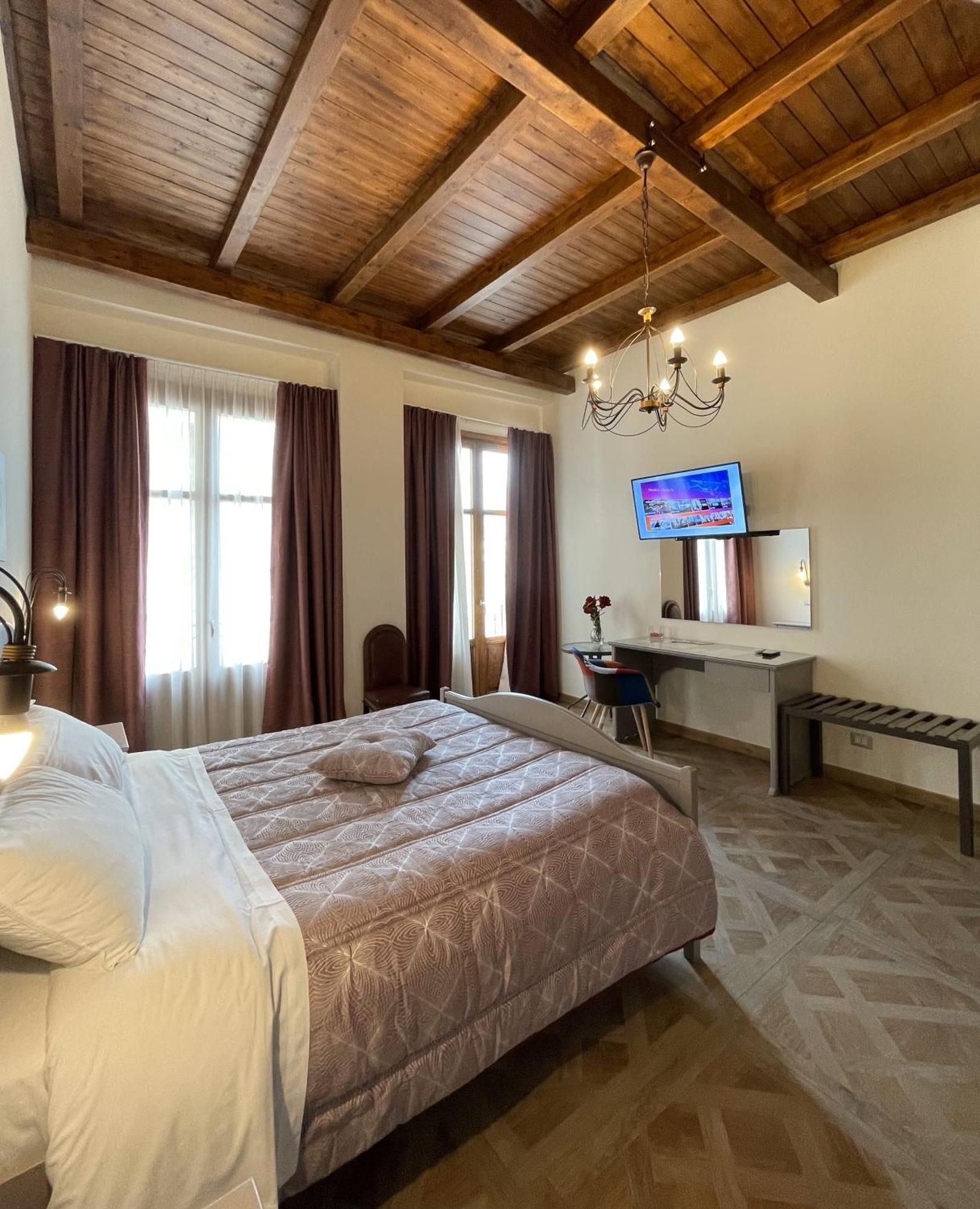 Queen Room