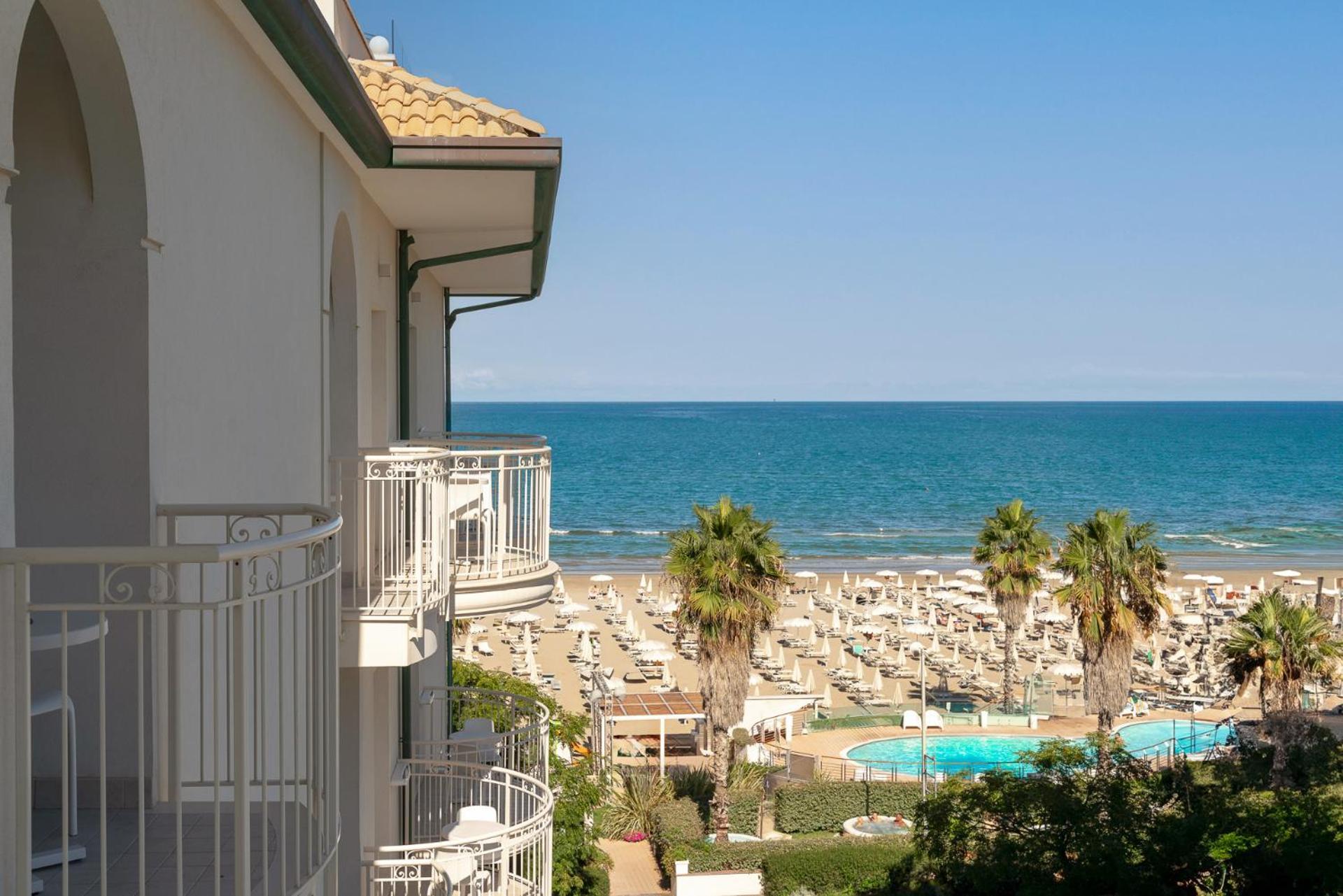 Triple Room Partial Sea View