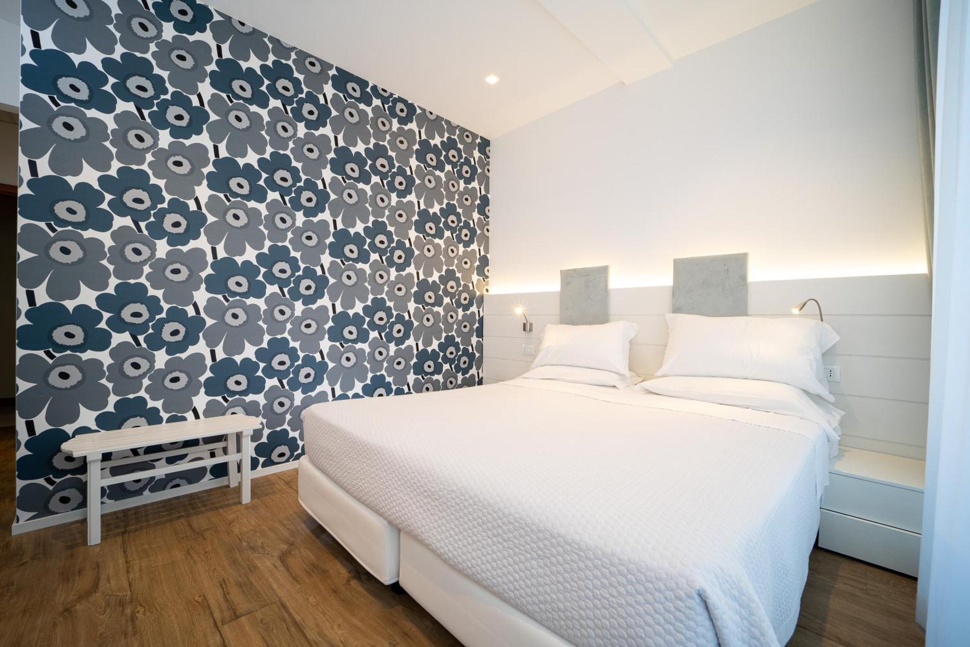 Deluxe Double or Twin Room Front Sea View