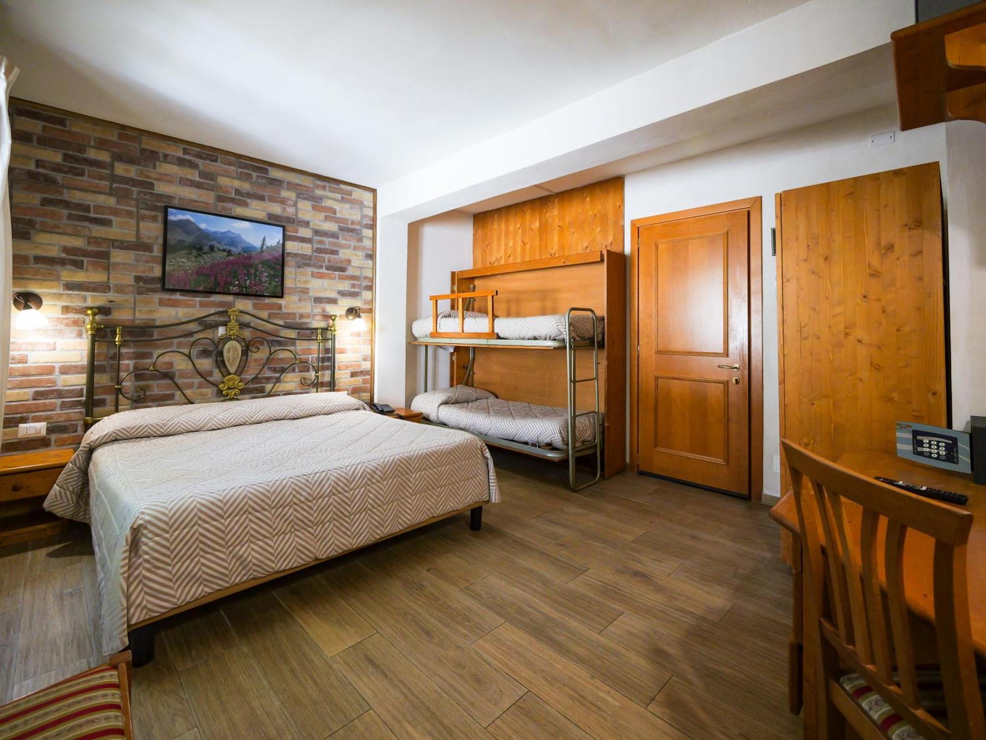 Comfort Quadruple Room
