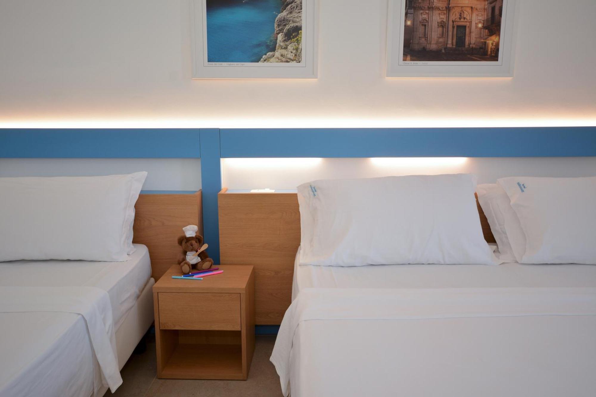 Triple Room Balcony Lateral Sea View