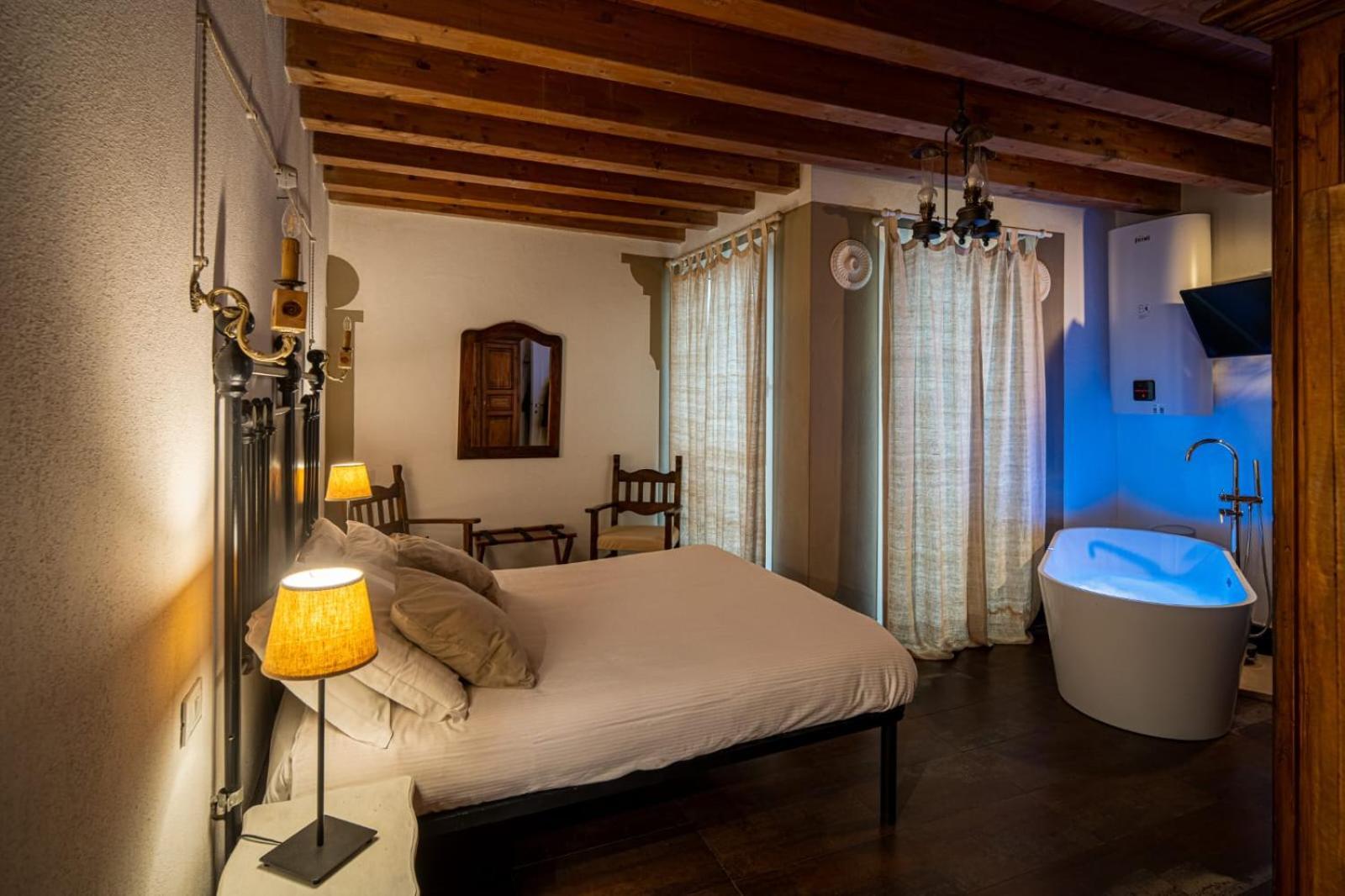 Deluxe Double Room Bath