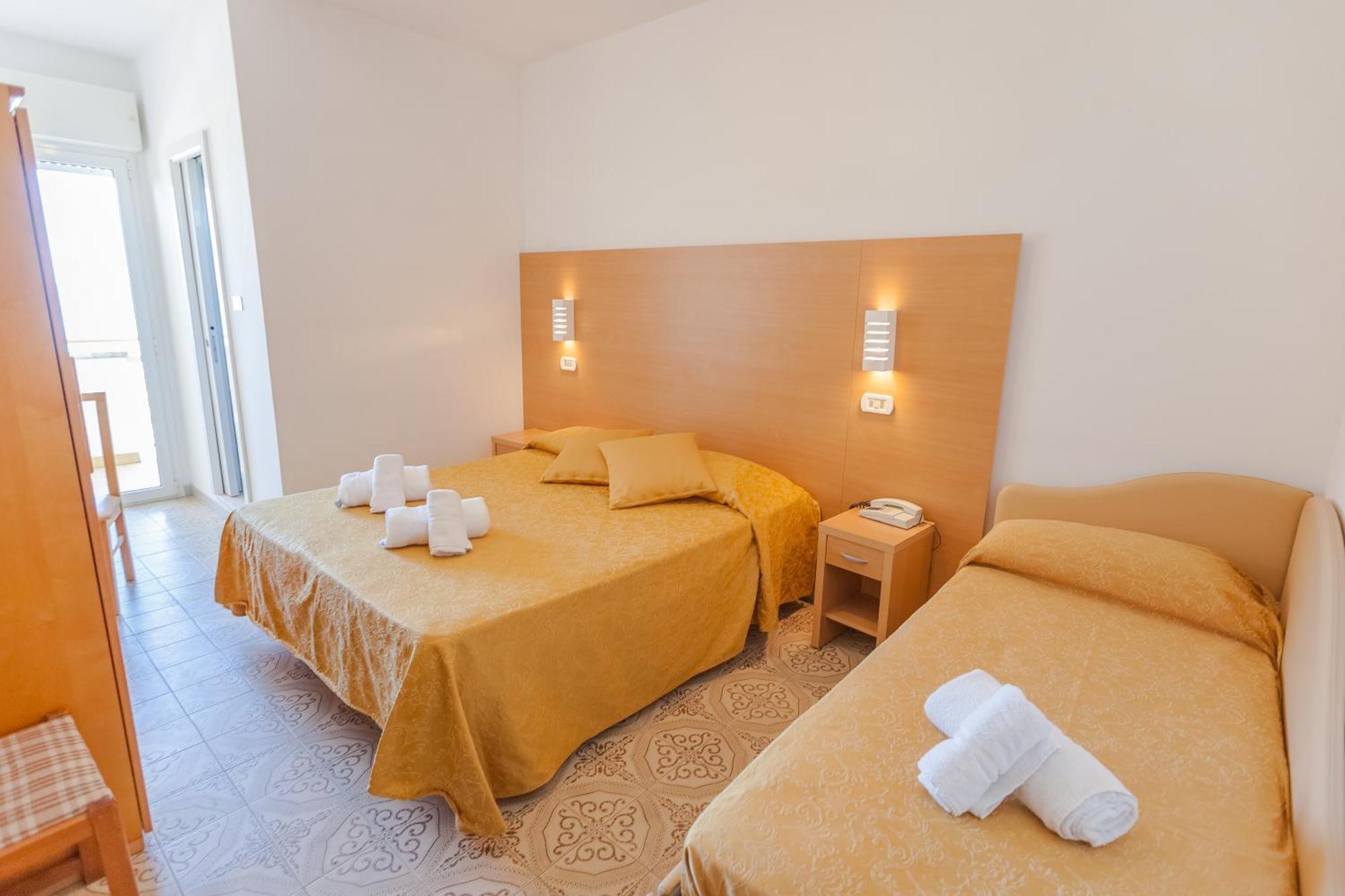 Double Room Balcony Front Sea View